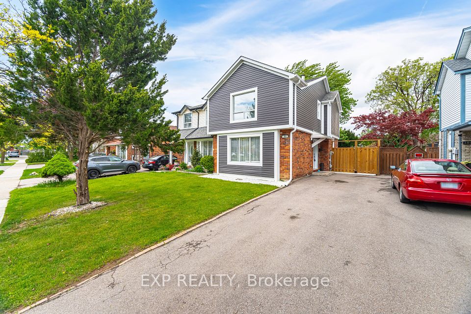 384 Daralea Heights, Mississauga, ON L5A 3H6