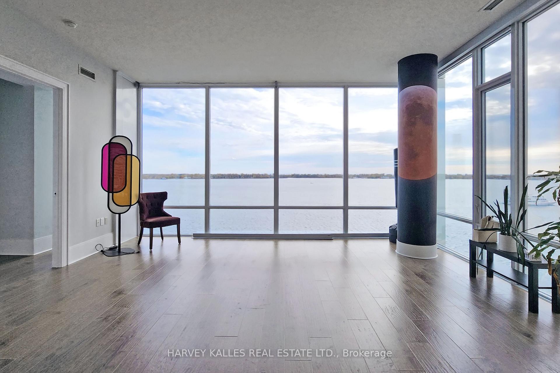 29 Queens Quay N/A E 1006