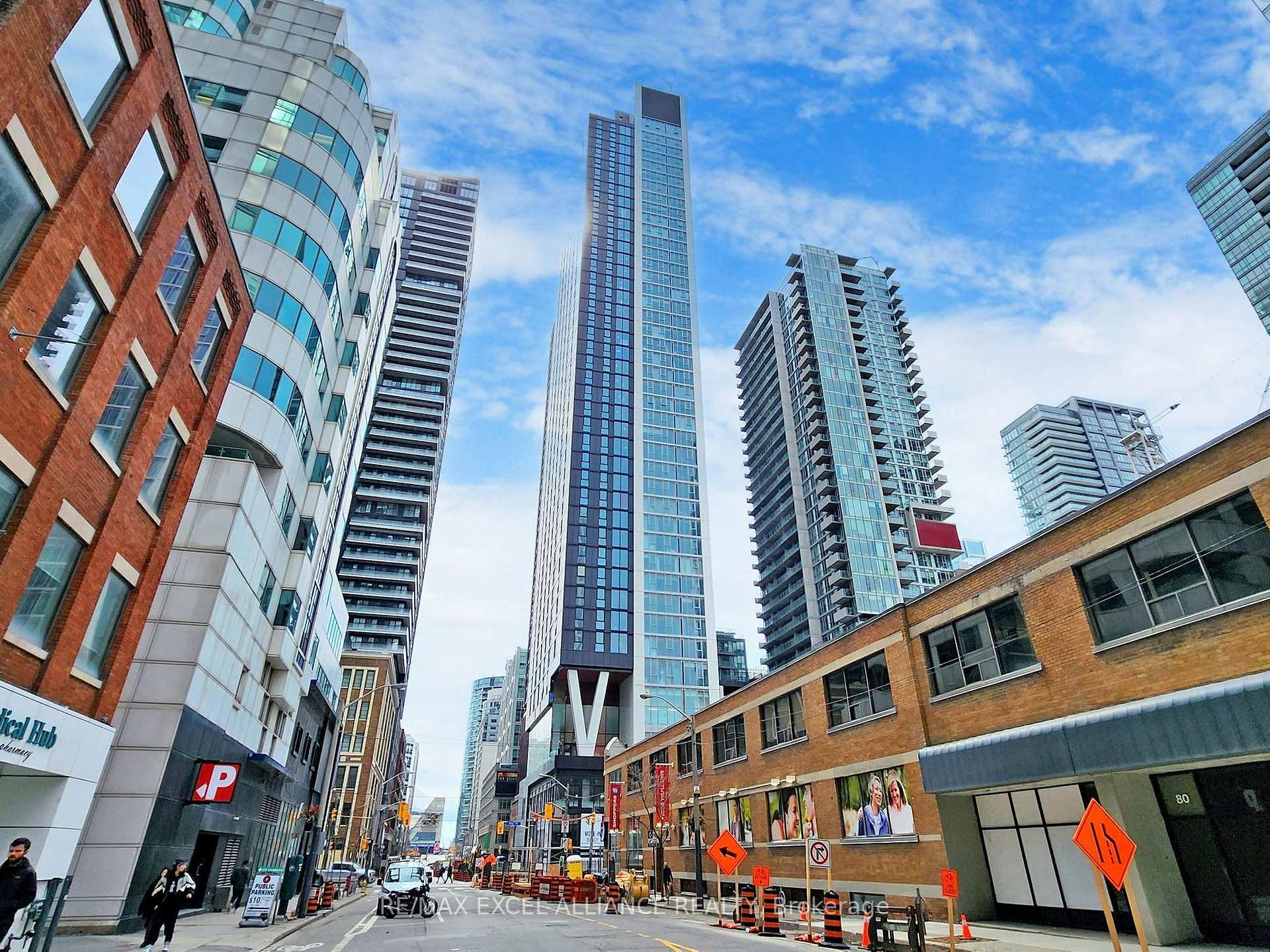2 Bedrooms Condo at 357 King,  Toronto For sale