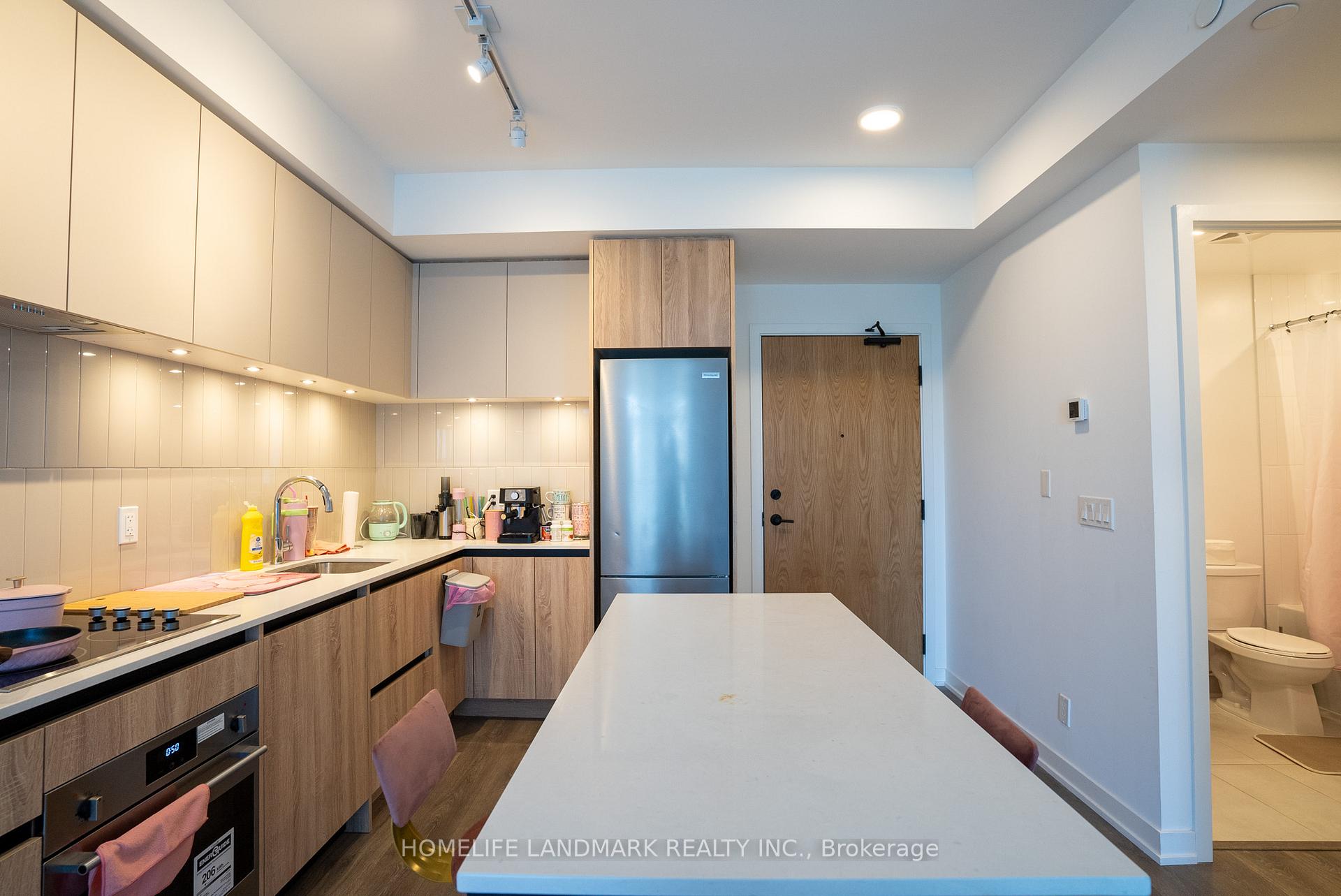 1 Bedroom Condo at 7950 bathurst, Vaughan For sale