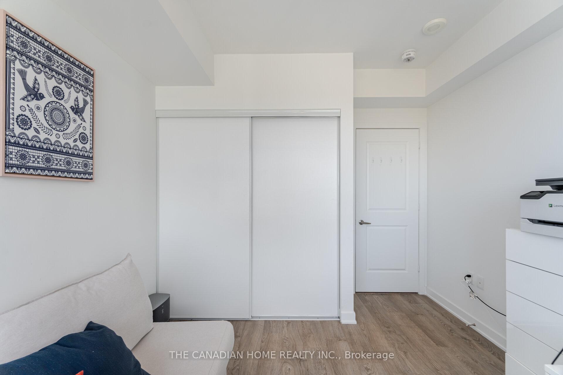 3 Bedrooms Condo at 4655 Metcalfe, Mississauga For sale