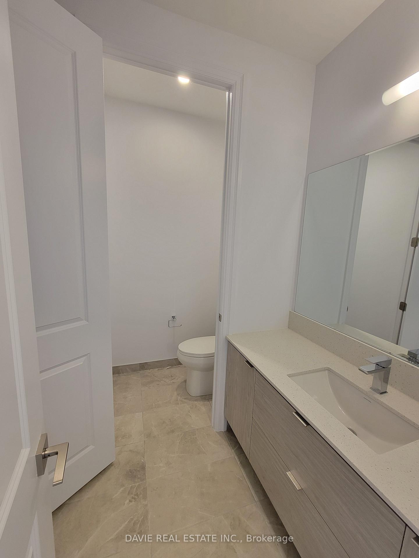 2 Bedrooms Condo at 30 Elm, Mississauga For sale