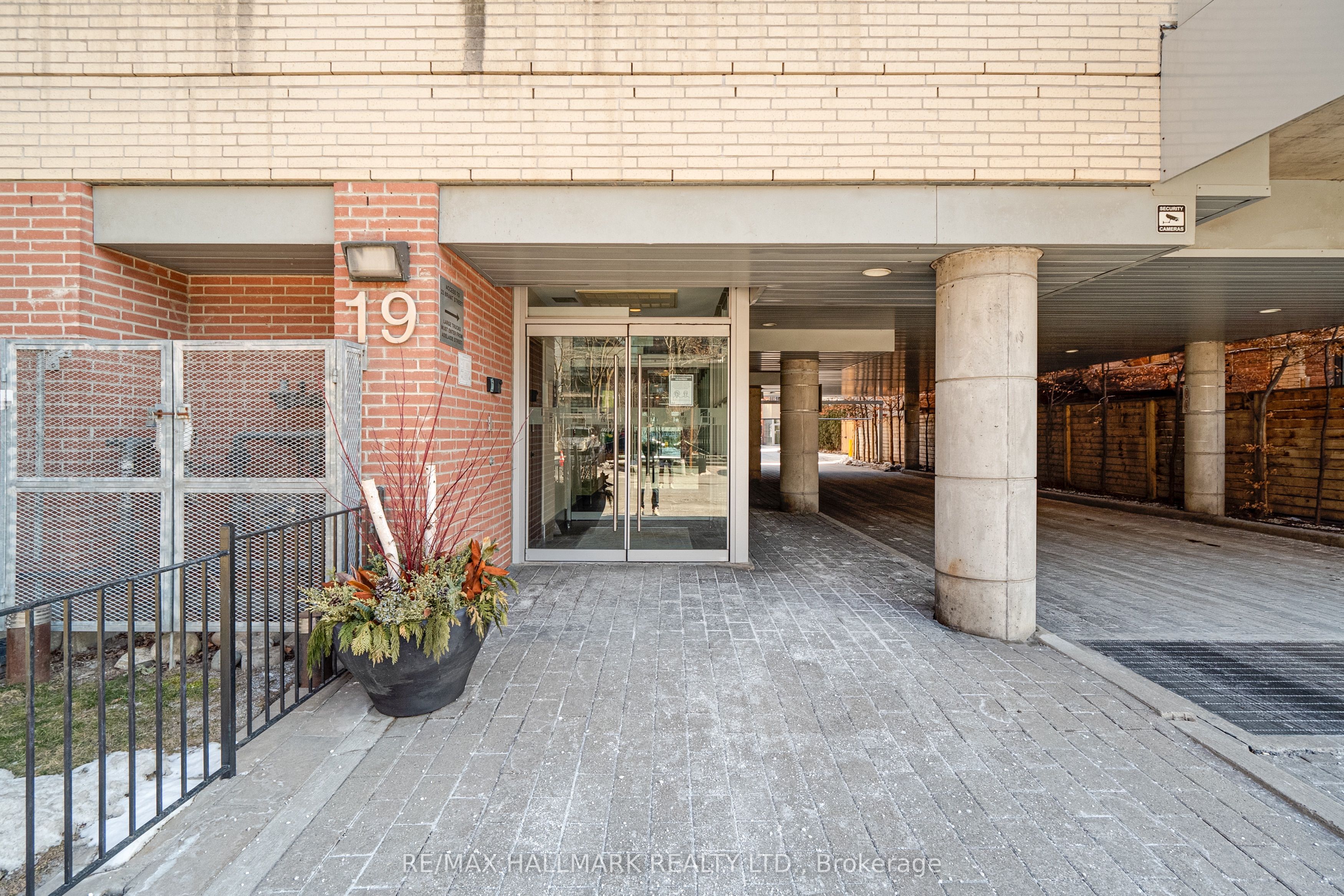 19 Brant Street, #302