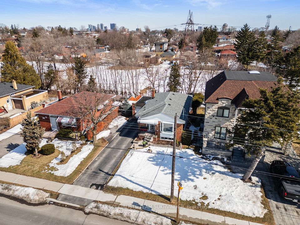 21 White Abbey Park, Toronto, ON M1R 4R3