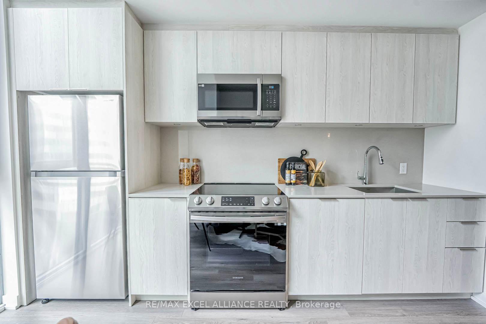 2 Bedrooms Condo at 357 King,  Toronto For sale