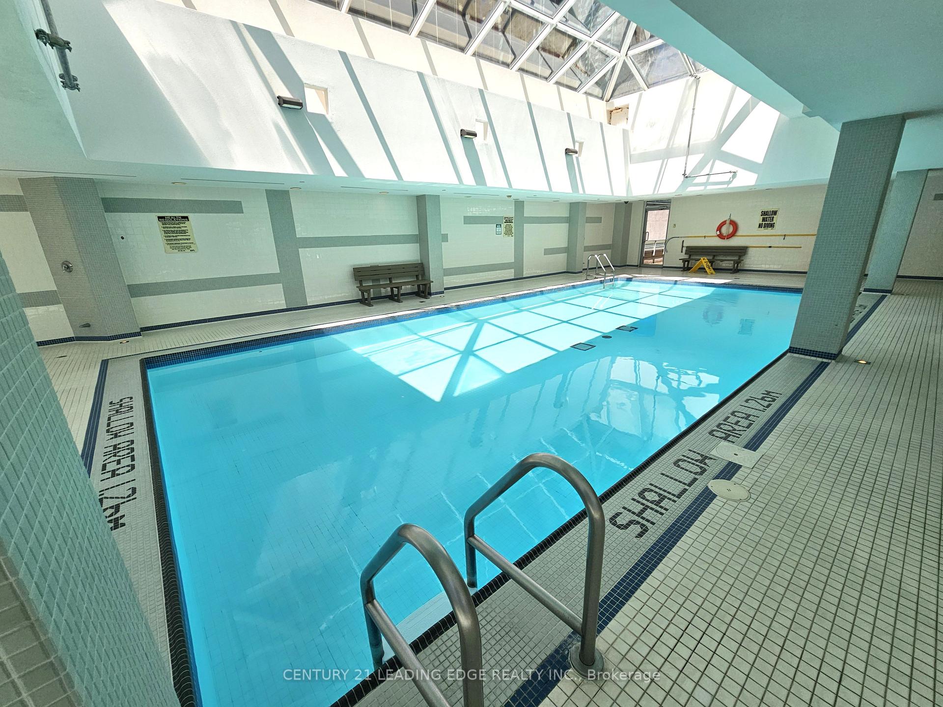 2 Bedrooms Condo at 18 Yonge, Toronto For sale