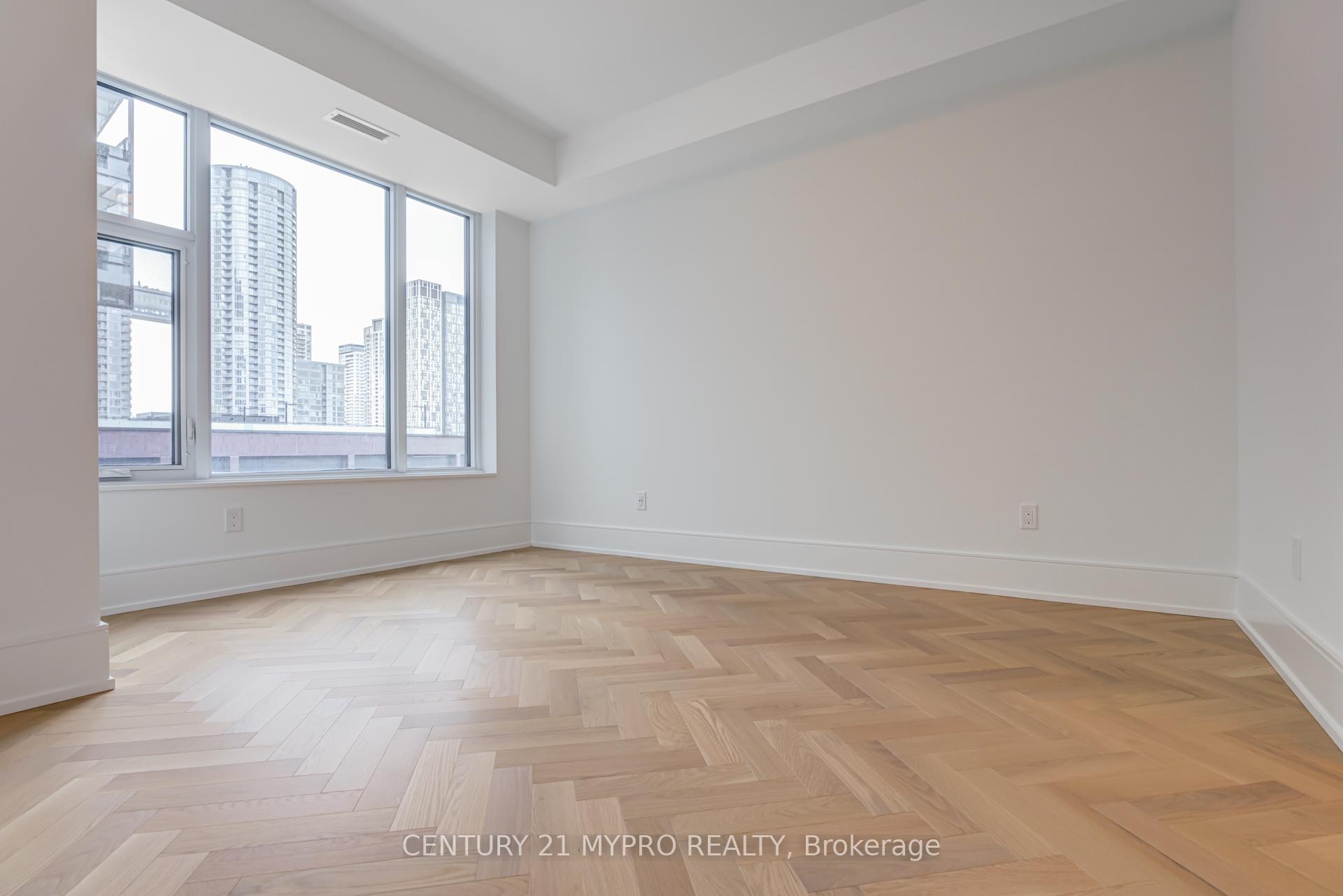 3 Bedrooms Condo at 455 Wellington,  Toronto For sale