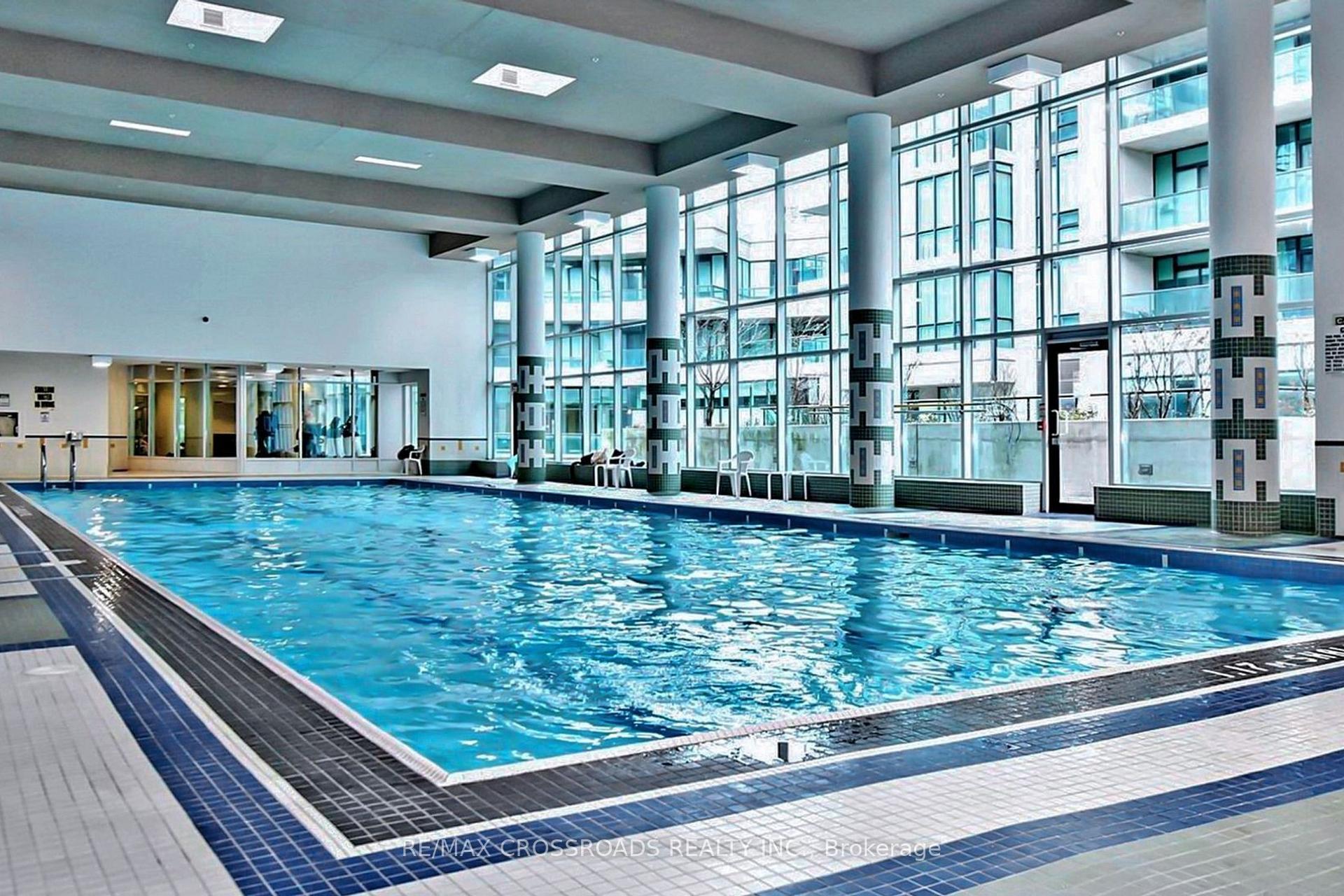 2 Bedrooms Condo at 33 Bay, Toronto For sale