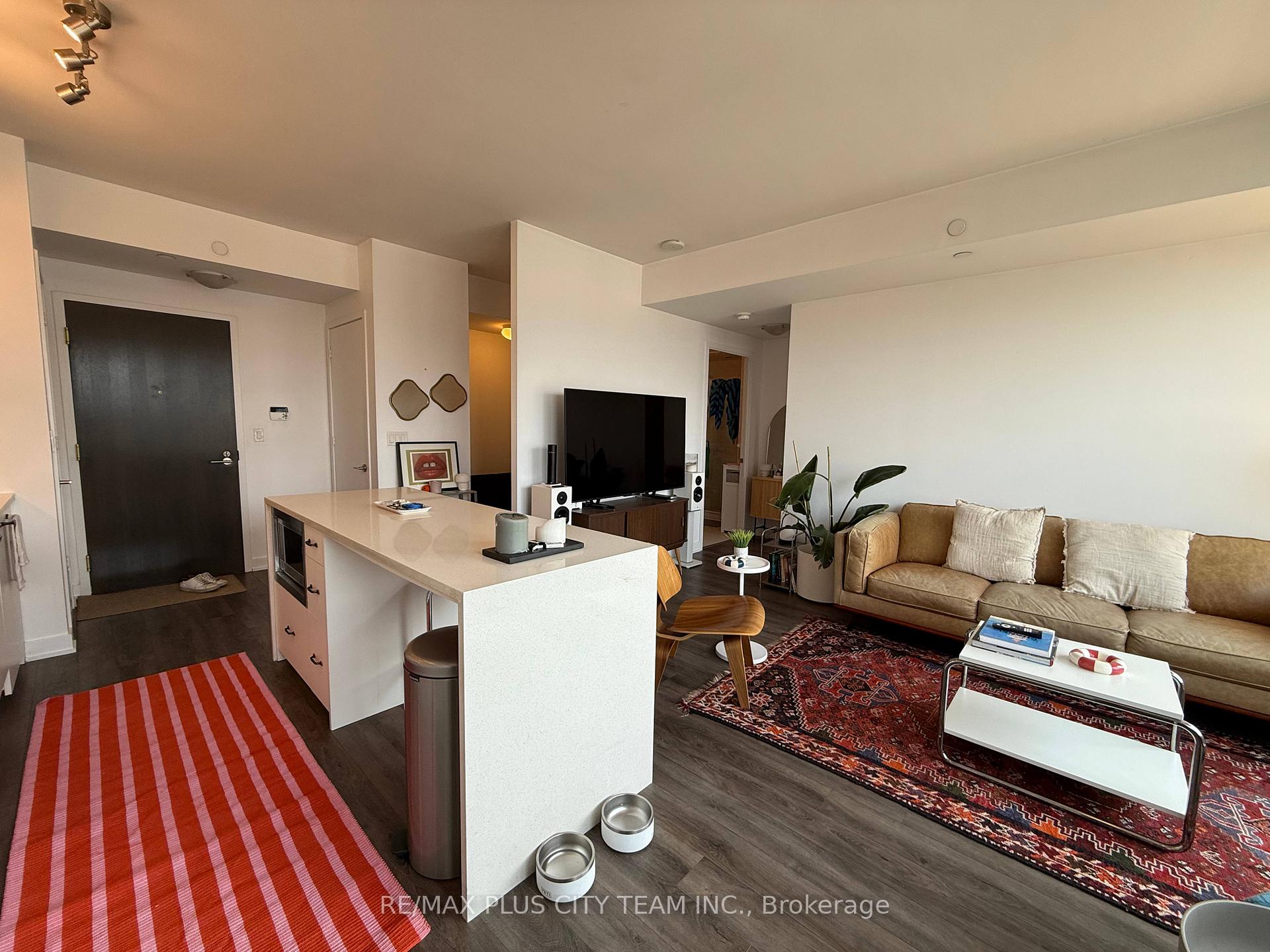 2 Bedrooms Condo at 106 Dovercourt, Toronto For sale