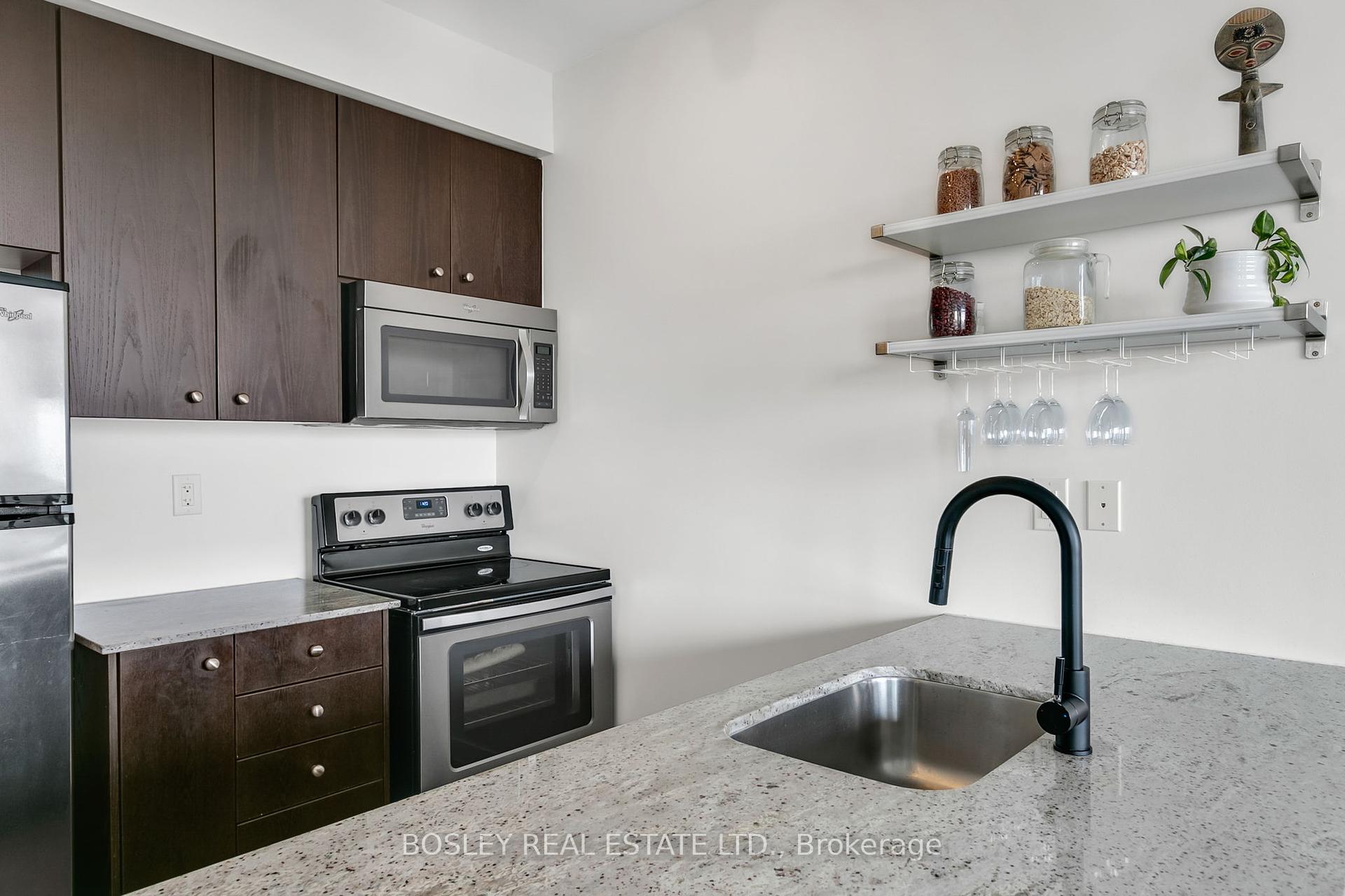 2 Bedrooms Condo at 5101 Dundas, Toronto For sale
