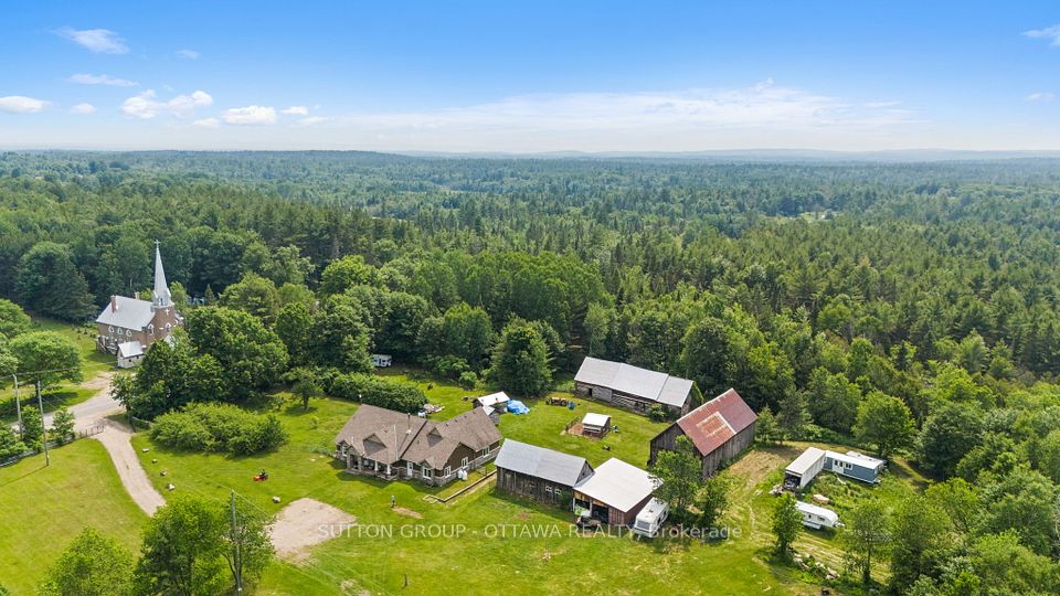 1448 Woito Station Road, Laurentian Valley, ON K8A 6W6