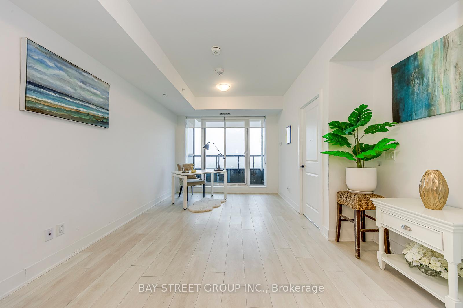 2 Bedrooms Condo at 2485 Taunton, Oakville For sale