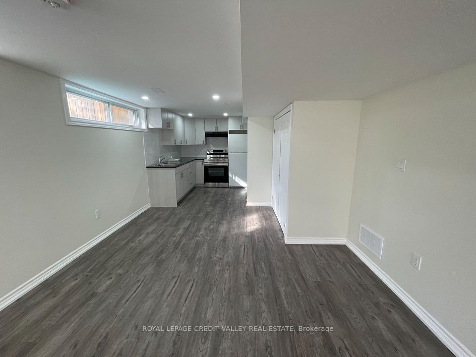 88 Sheridan (Bsmt)