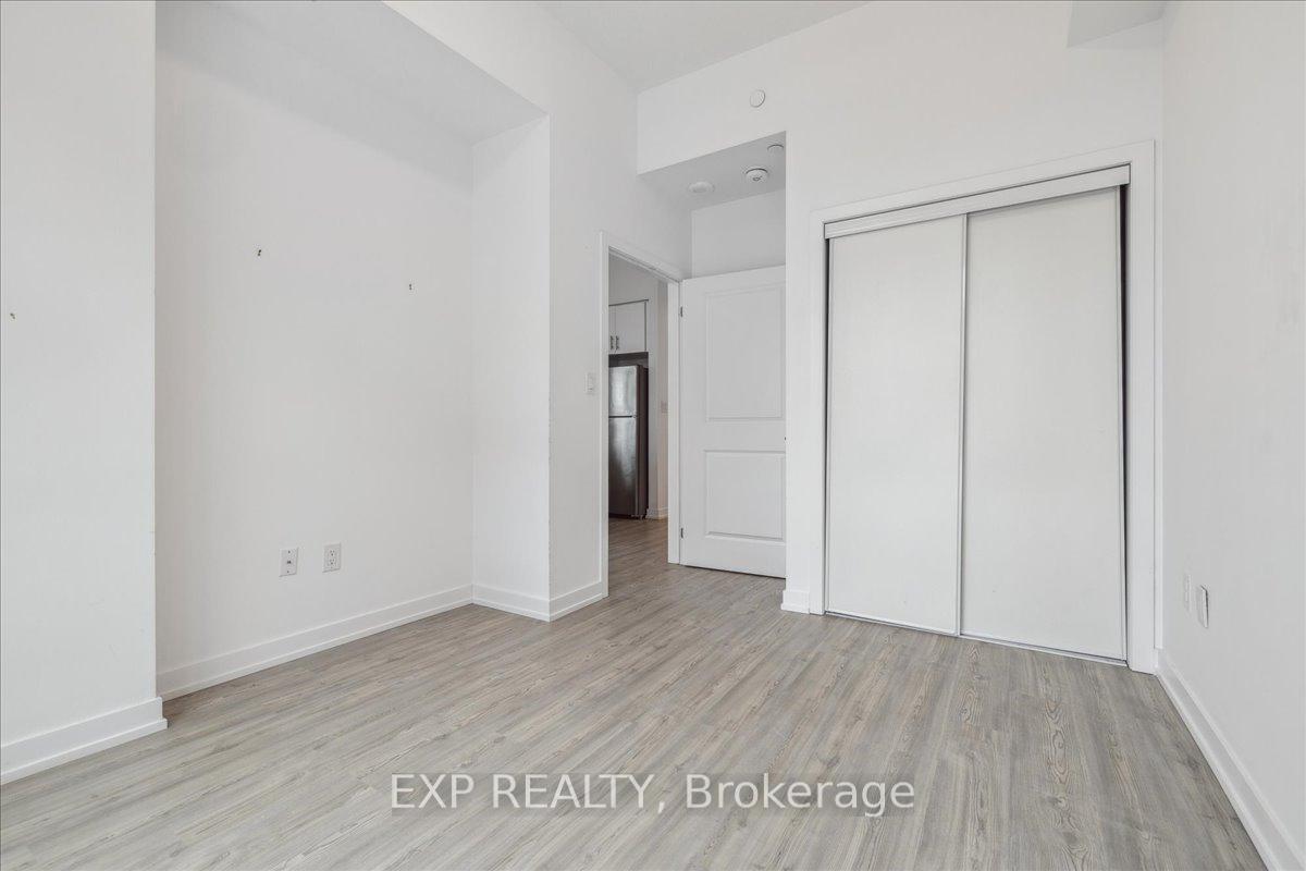 2 Bedrooms Condo at 450 Dundas,  Hamilton For sale