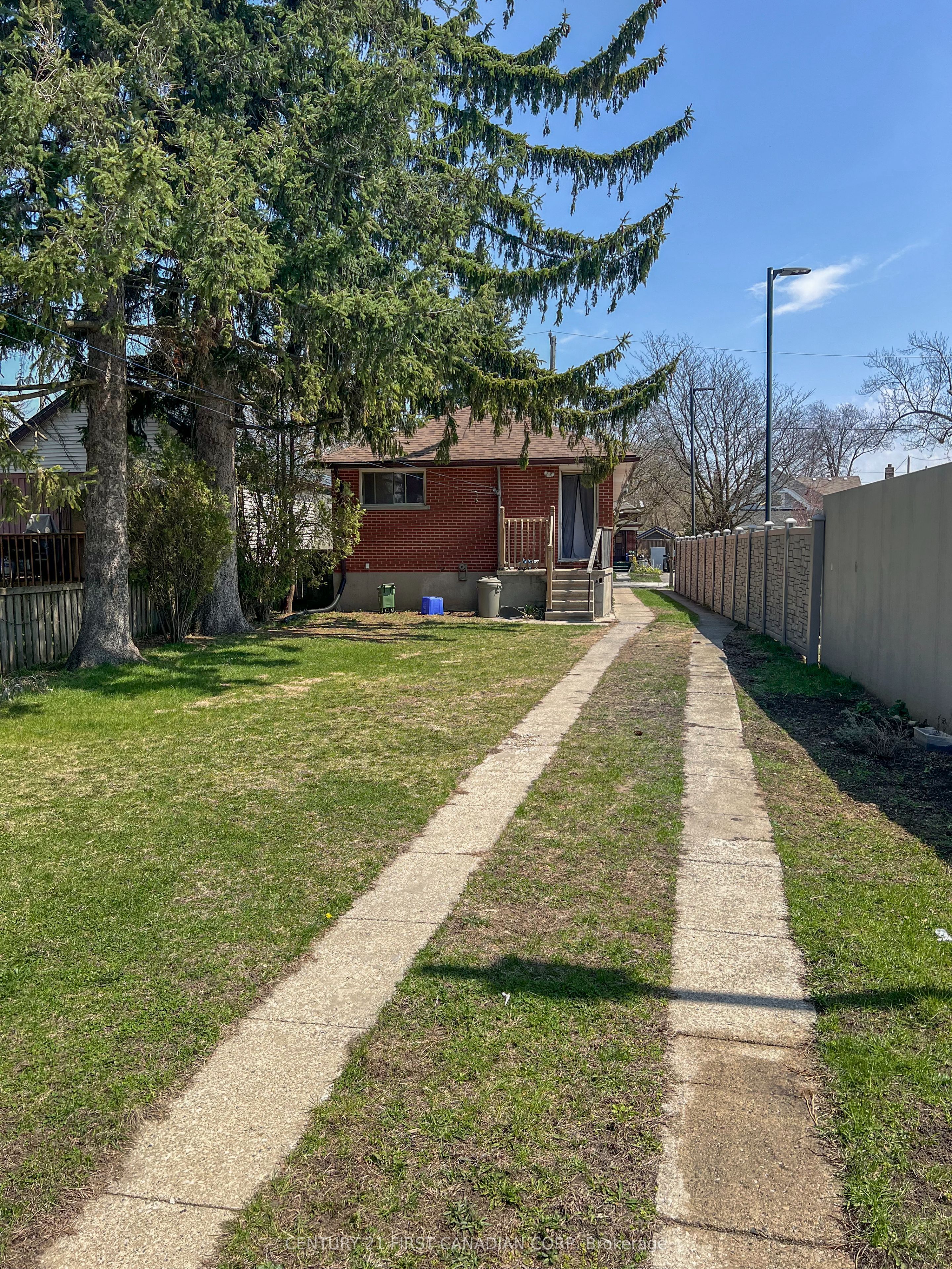 67 Sackville Street, London East, ON N5Z 2E3