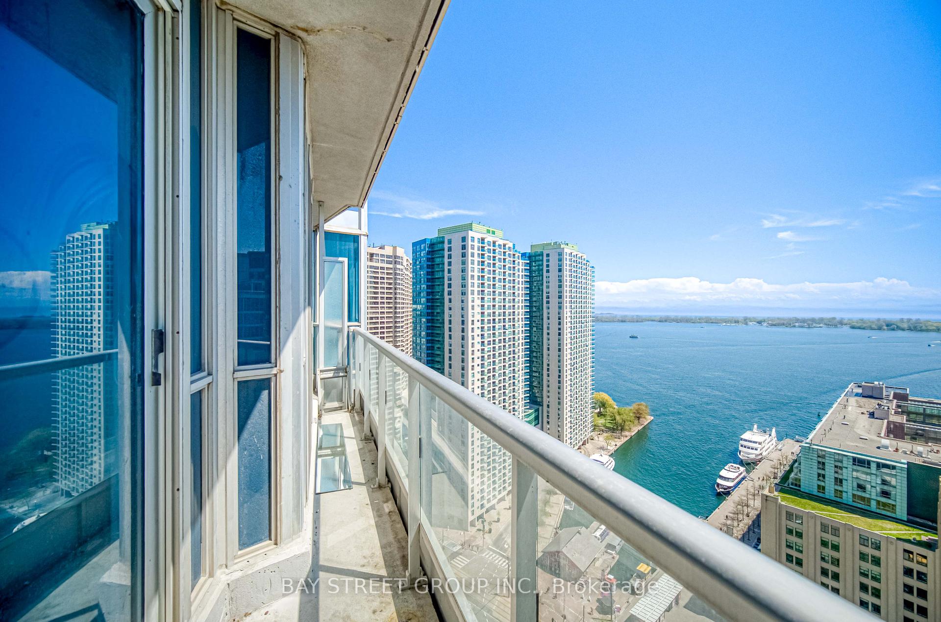 1 Bedroom Condo at 8 York, Toronto For sale