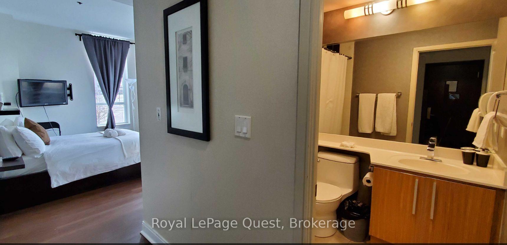 2 Bedrooms Condo at 50 Absolute, Mississauga For sale