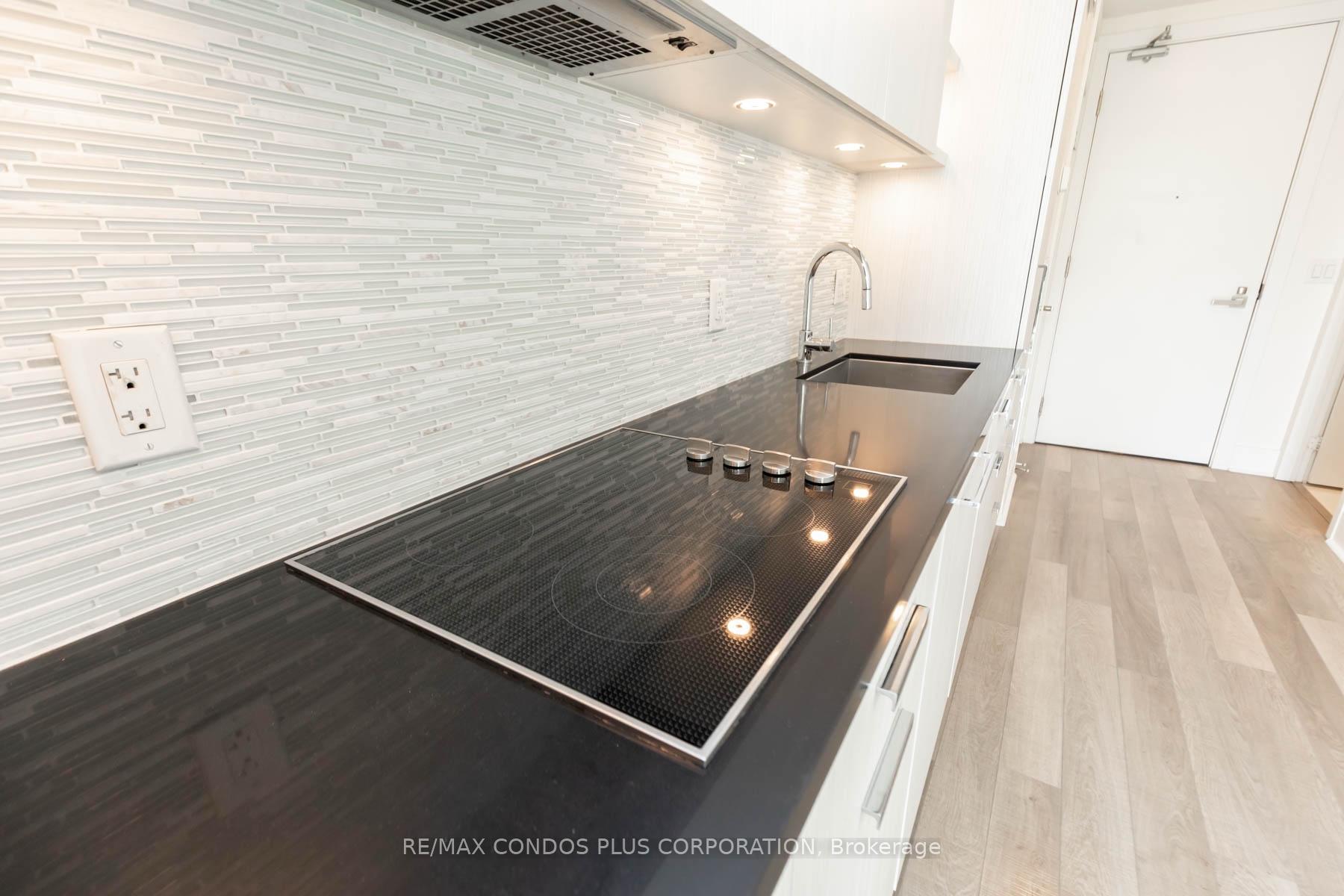 1 Bedroom Condo at 32 Davenport, Toronto For sale