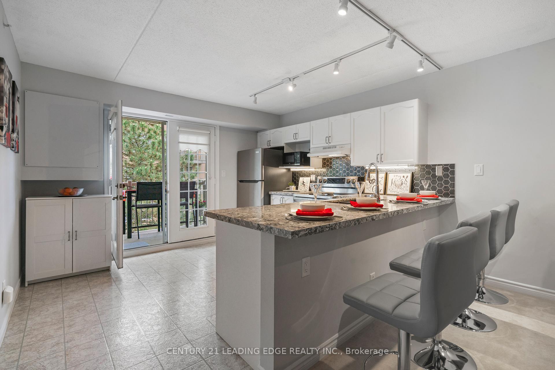 2 Bedrooms Condo at 1810 WALKERS, Burlington For sale