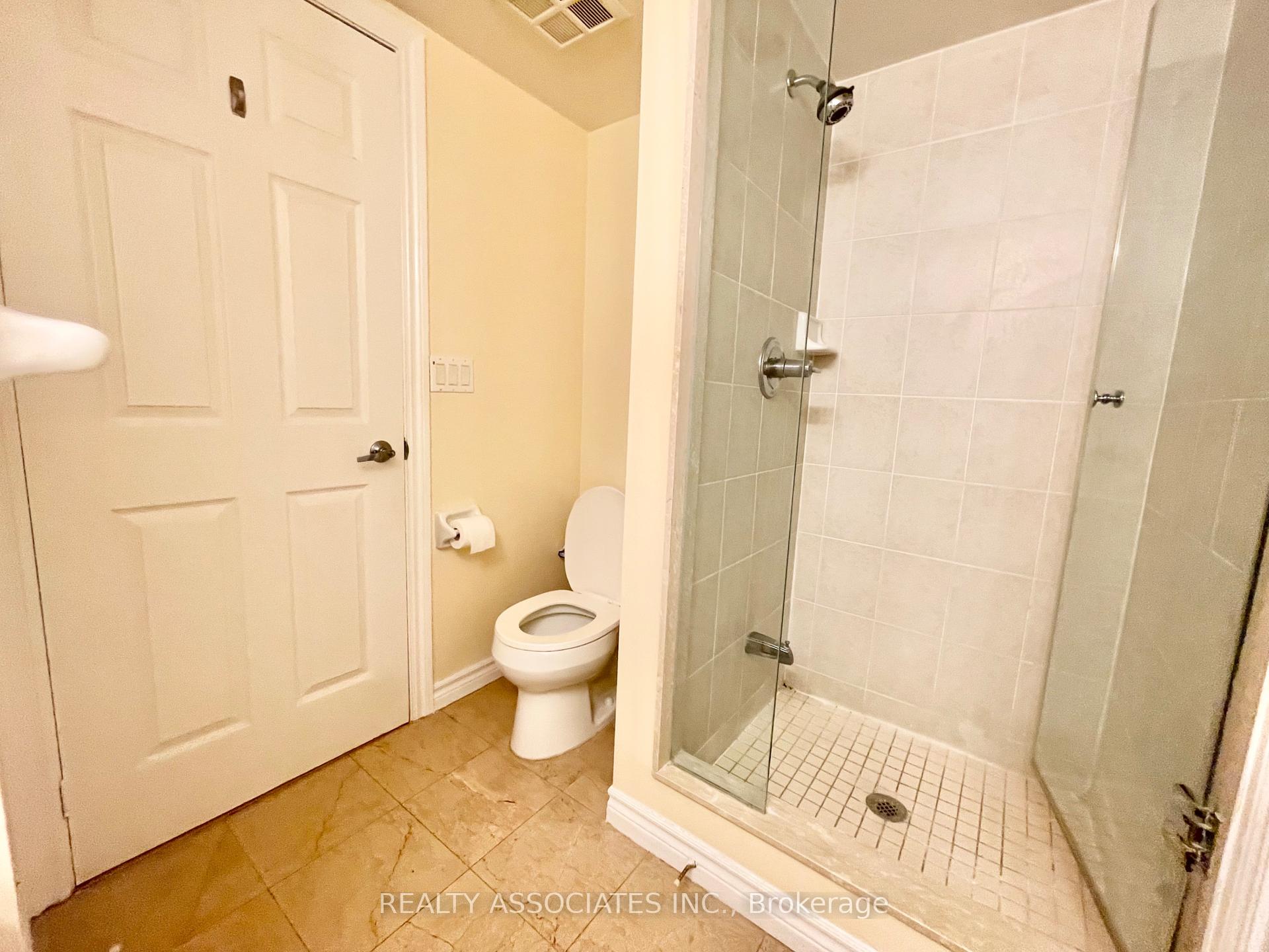 3 Bedrooms Condo at 761 Bay, Toronto For sale