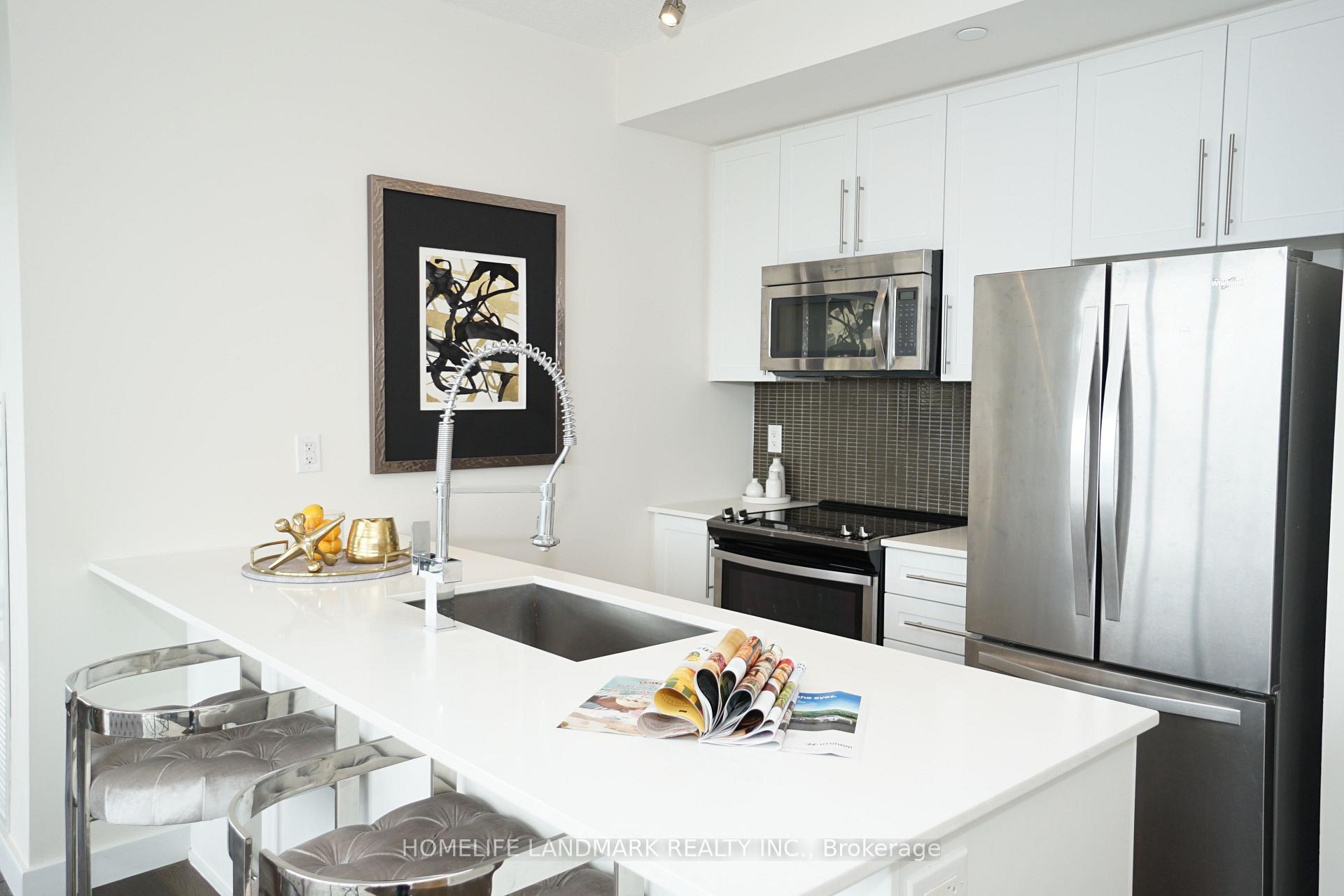 3 Bedrooms Condo at 4011 Brickstone, Mississauga For sale