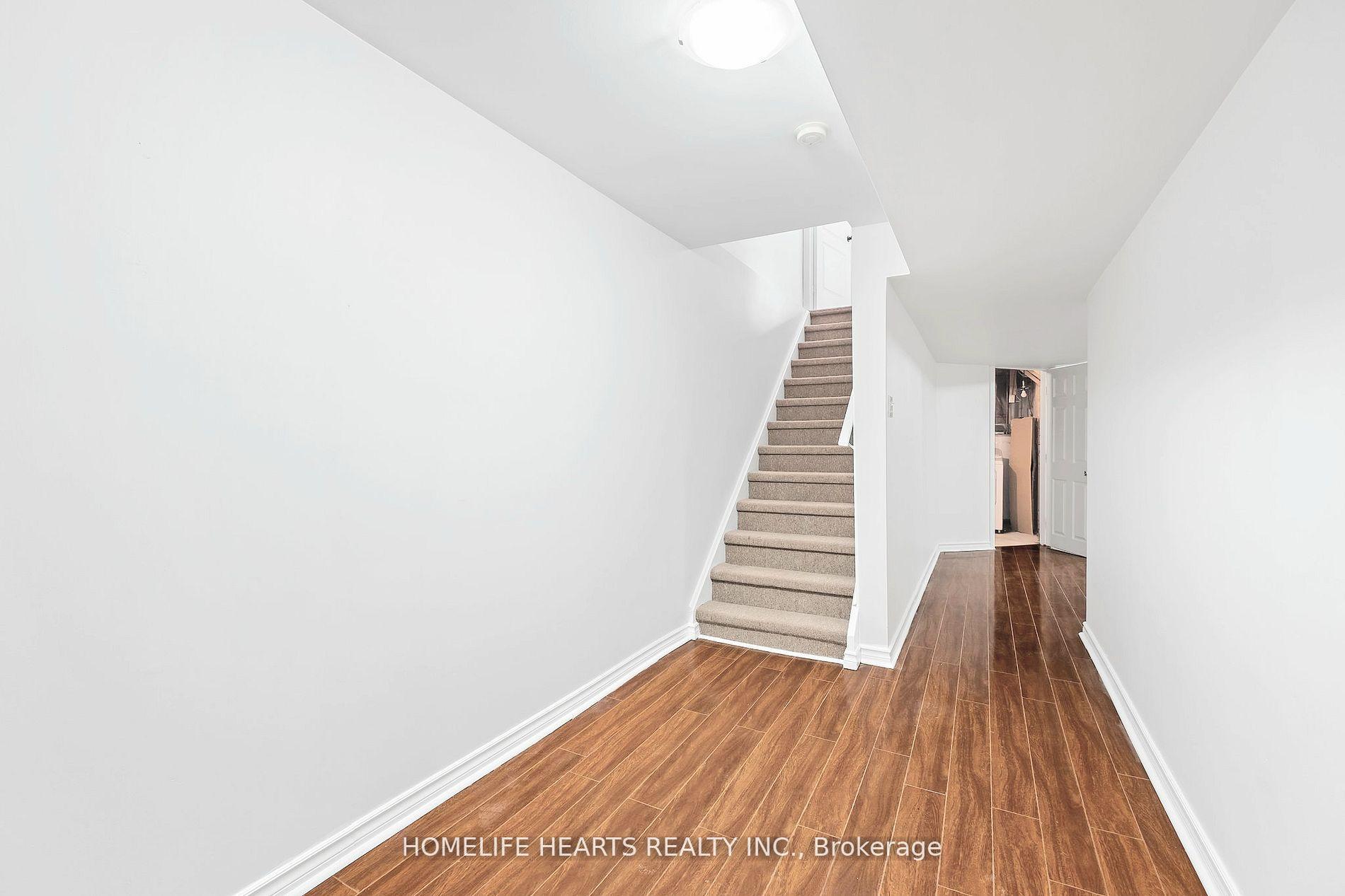 3 Bedrooms Condo at 525 Novo Star, Mississauga For sale