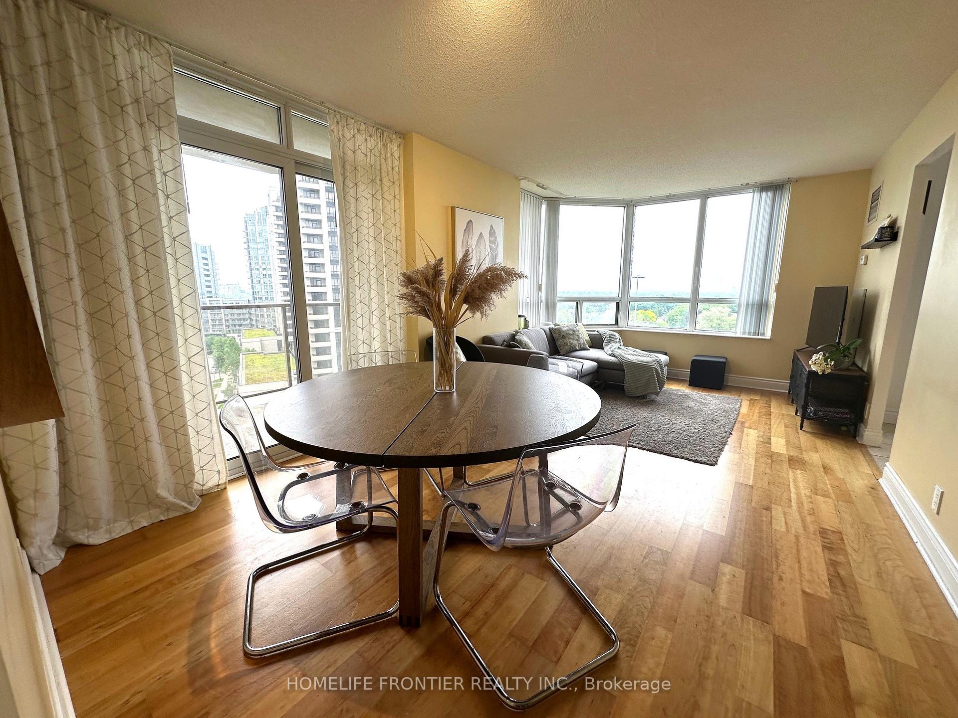 3 Bedrooms Condo at 80 Harrison Garden, Toronto For sale