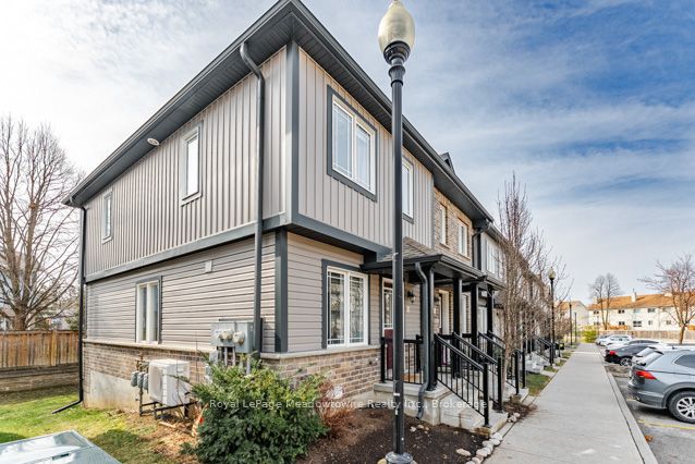 756 Mackenzie Drive, Milton, ON L9T 3M1