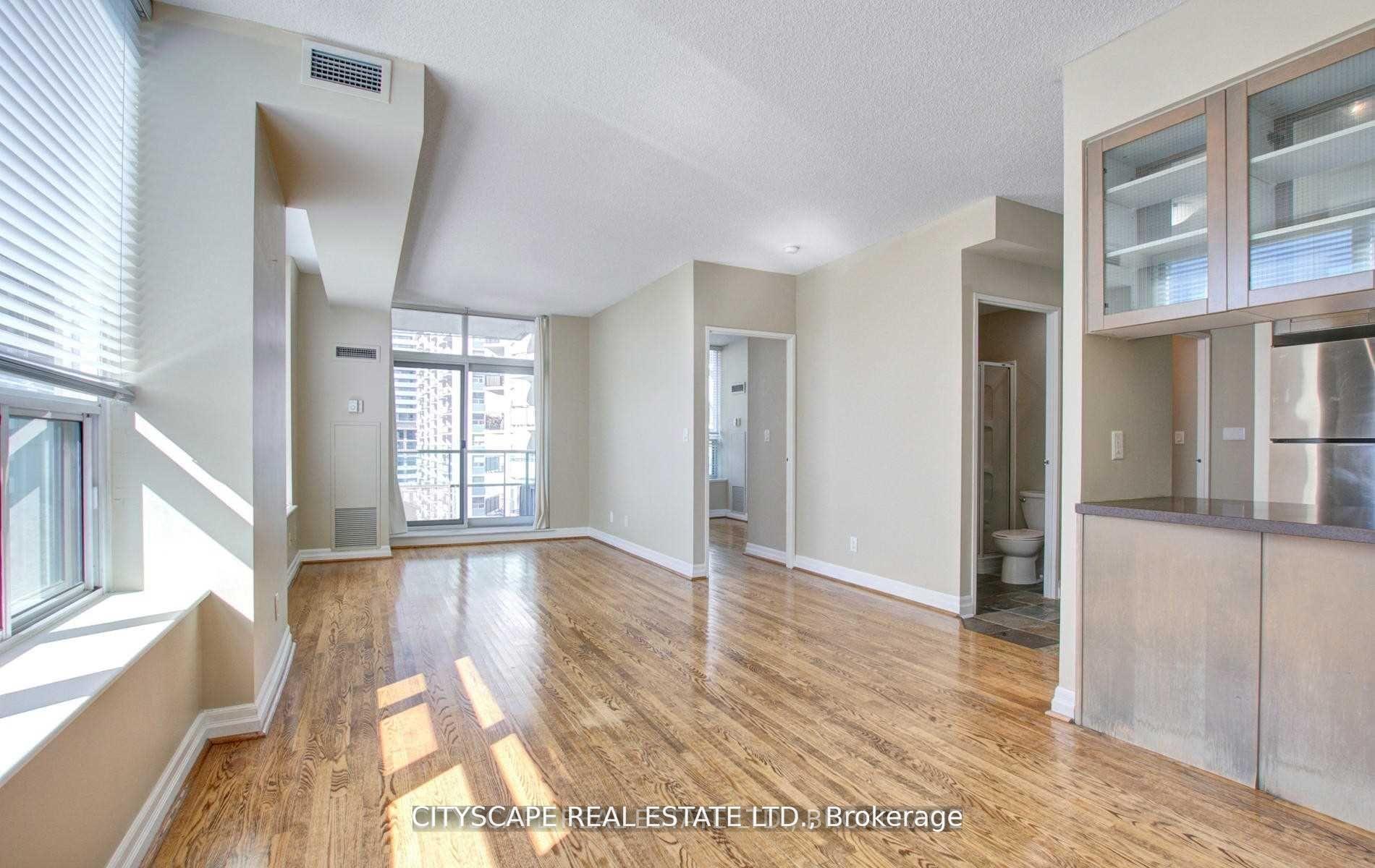 2 Bedrooms Condo at 70 Alexander, Toronto For sale