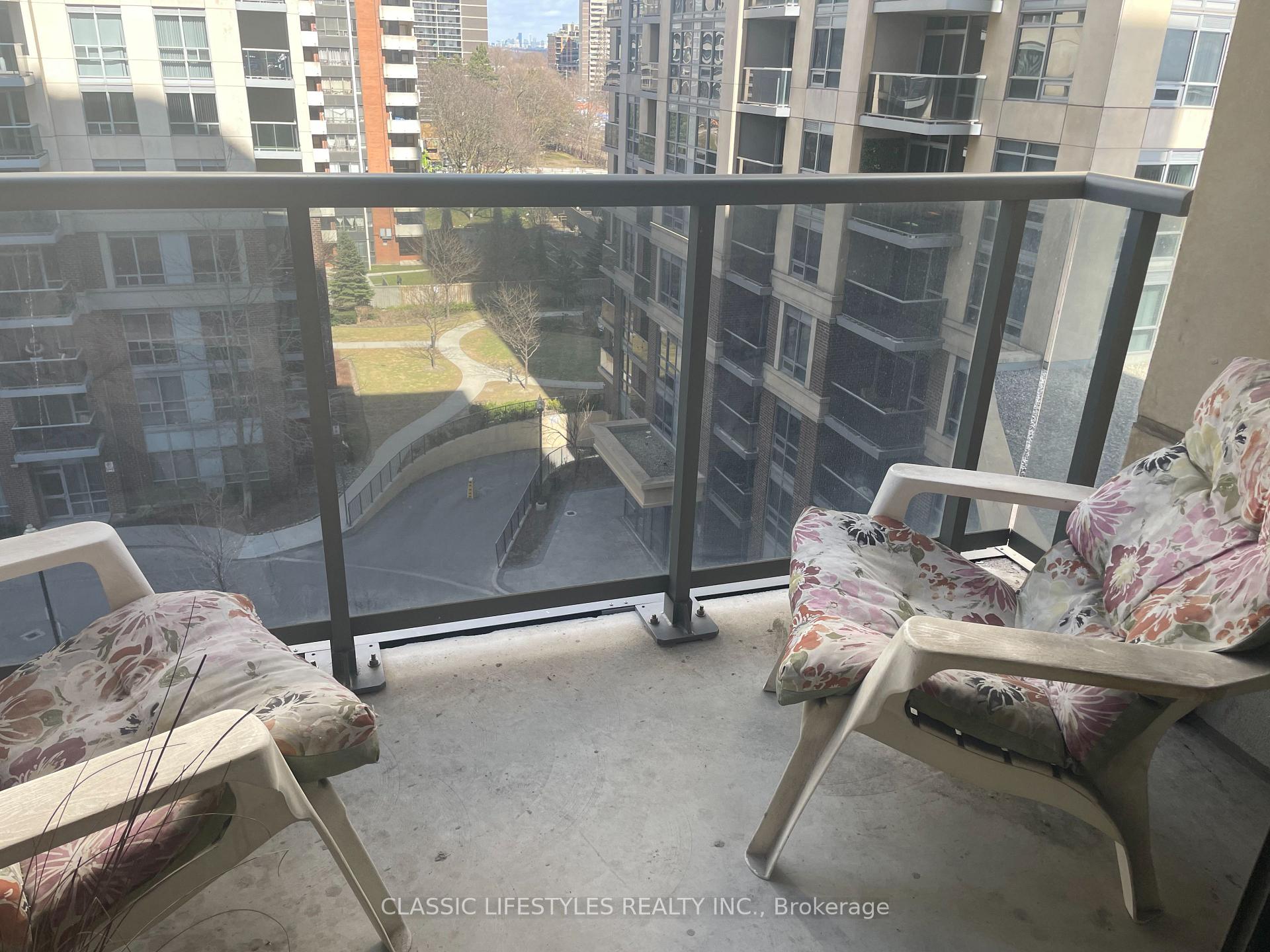 2 Bedrooms Condo at 1 Michael Power,  Toronto For sale