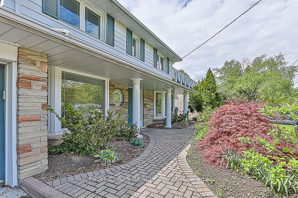 92 Page Avenue, Toronto, ON M2K 2B7