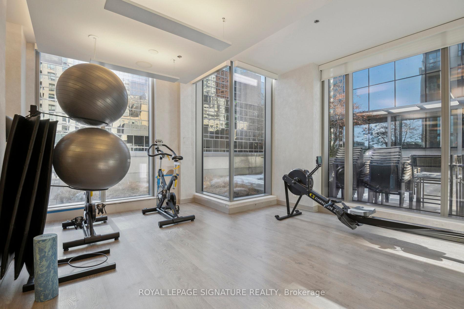 2 Bedrooms Condo at 88 Scott, Toronto For sale
