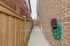 32 Ivor Crescent