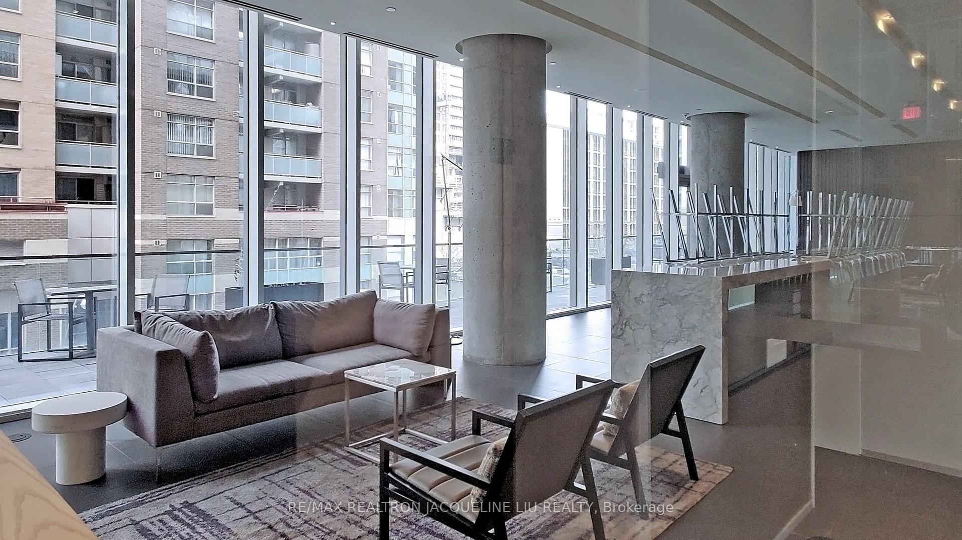 1 Bedroom Condo at 15 Grenville, Toronto For sale