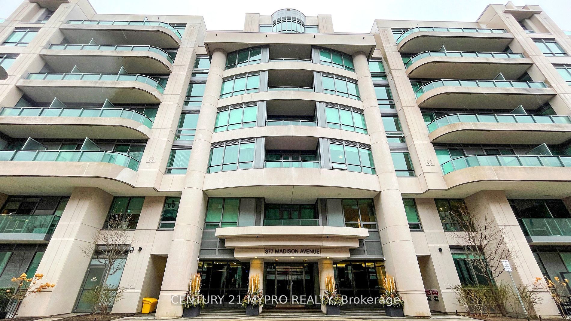 #324 - 377 Madison Avenue, Toronto, ON M4V 3E1