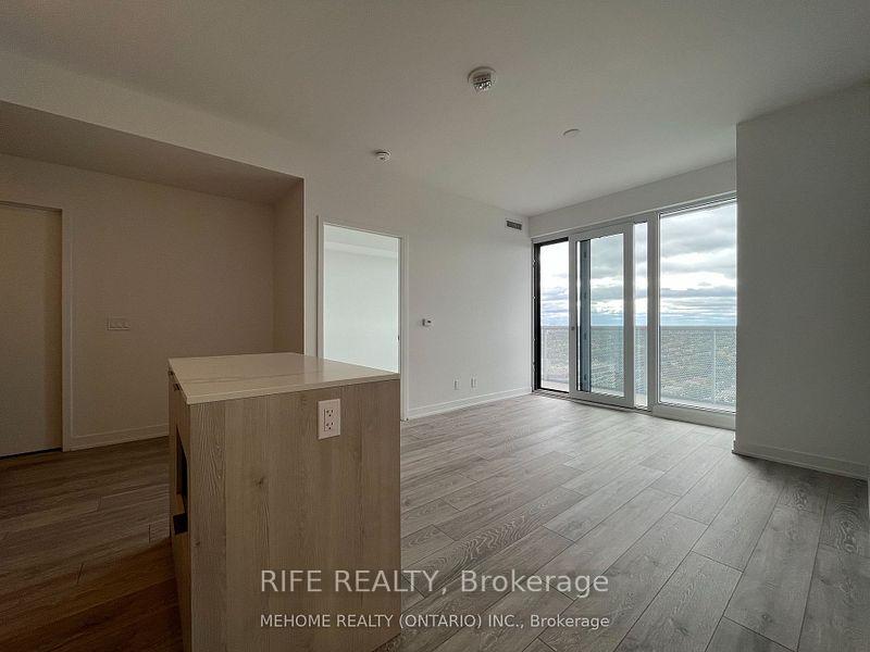 3 Bedrooms Condo at 15 Holmes, Toronto For sale