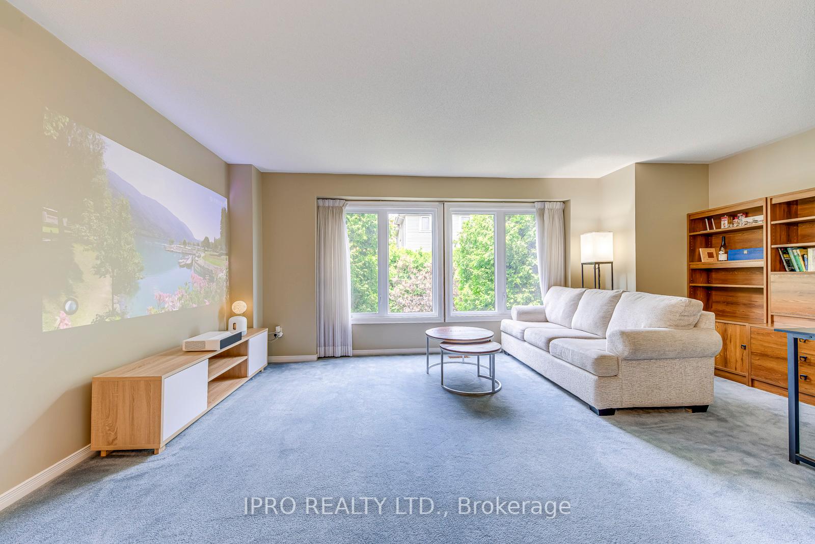 3 Bedrooms Condo at 2051 MERCHANTS, Oakville For sale