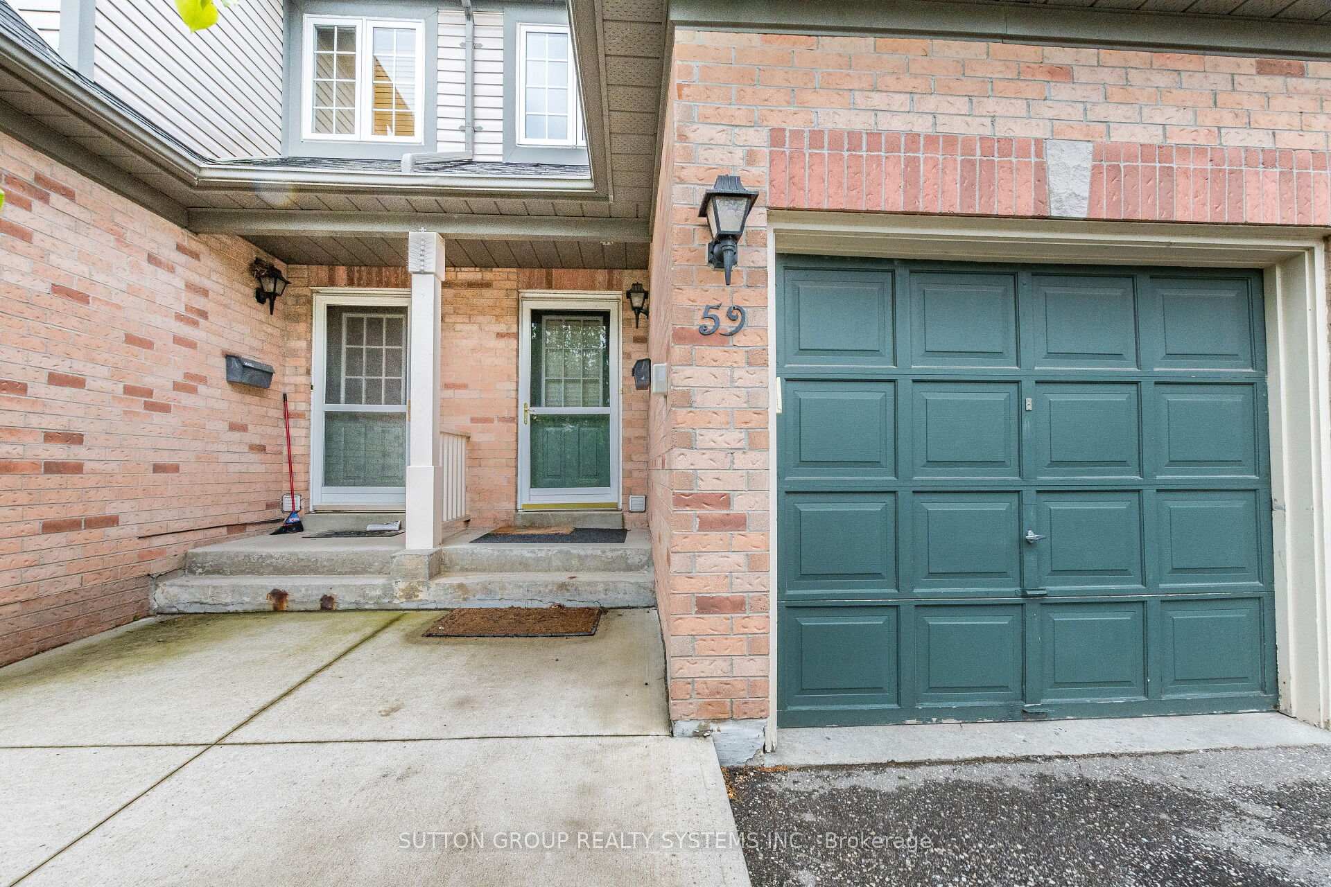 3 Bedrooms Condo at 2080 Leanne, Mississauga For sale