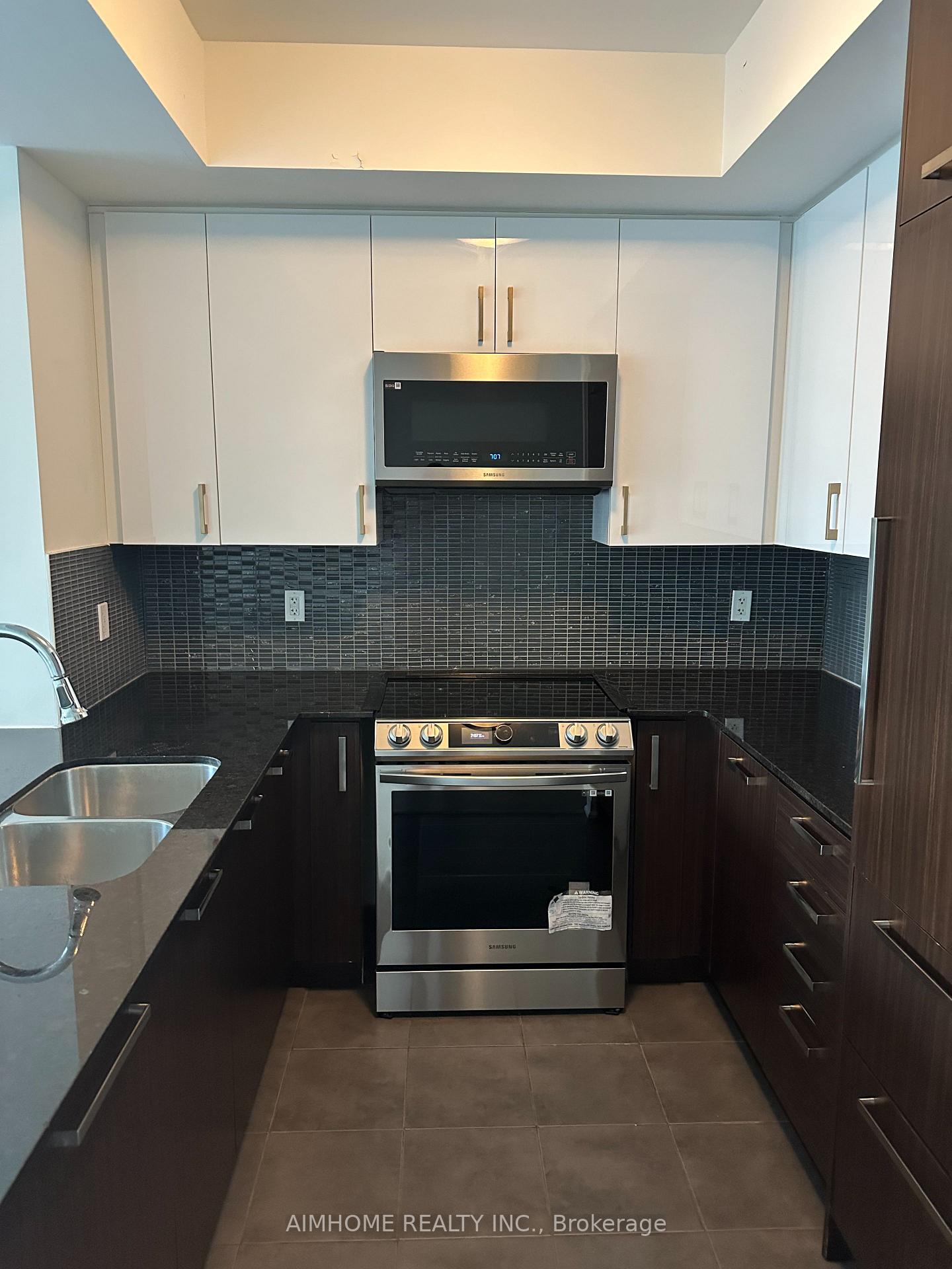 3 Bedrooms Condo at 5168 YONGE, Toronto For sale