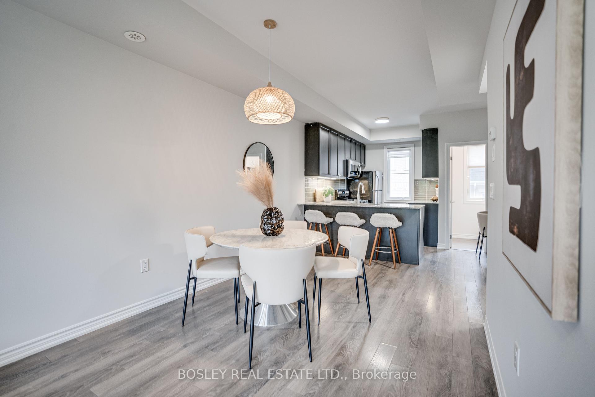 2 Bedrooms Condo at 390 Hopewell, Toronto For sale
