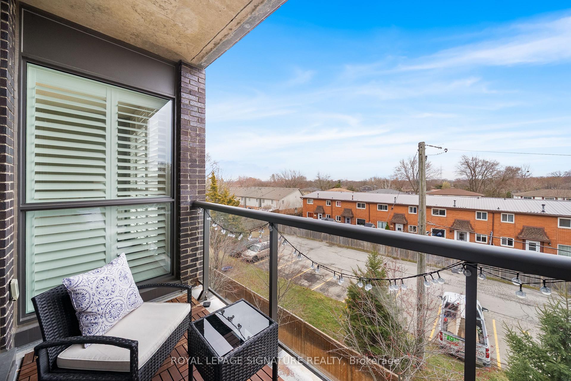 2 Bedrooms Condo at 1284 Guelph, Burlington For sale