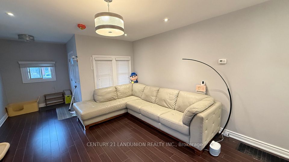 #Front Unit - 10 Nineteenth Street, Toronto, ON M8V 3L3