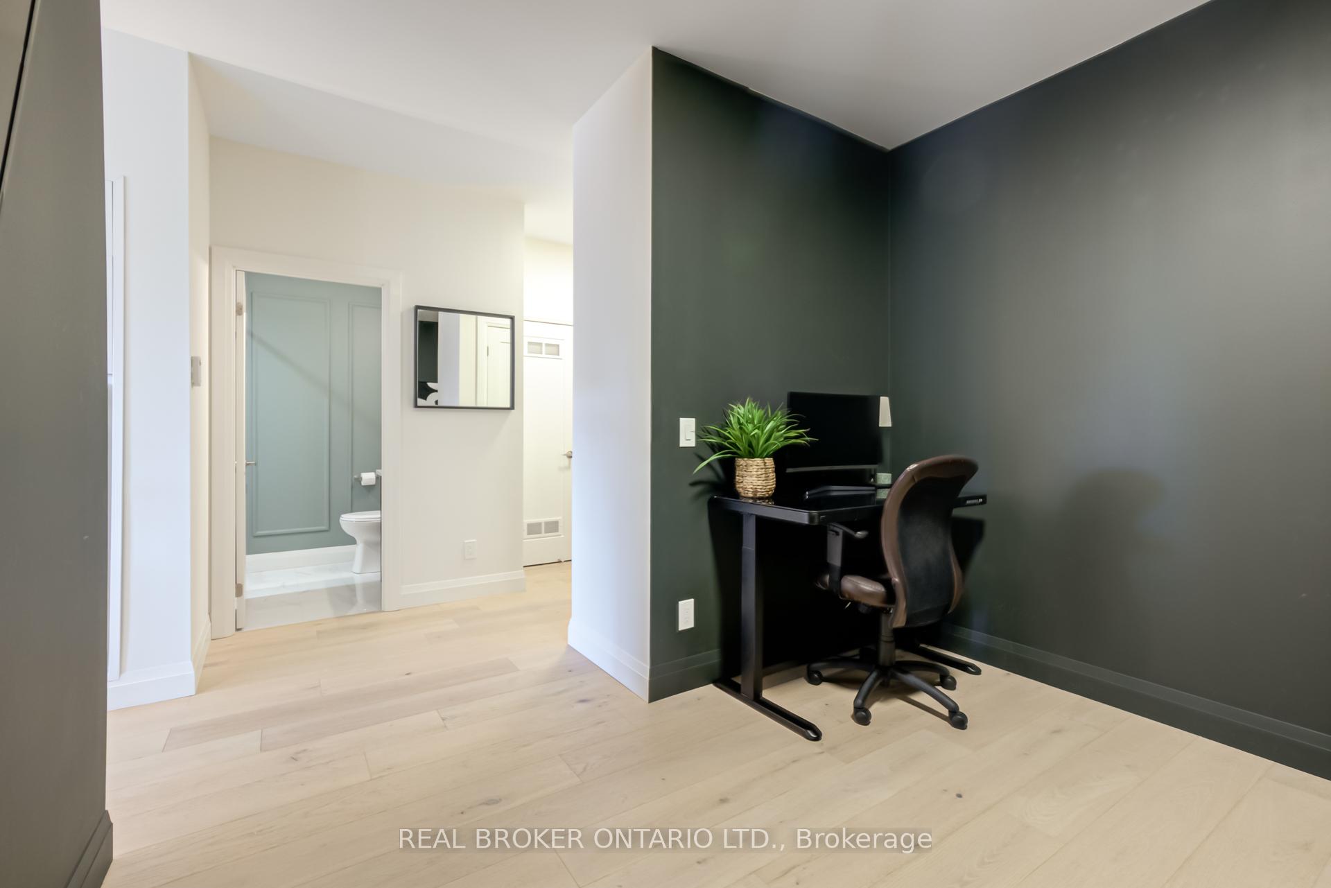 2 Bedrooms Condo at 500 Brock,  Burlington For sale