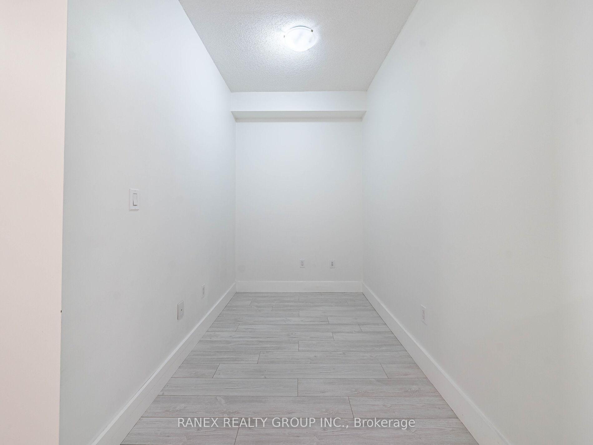 2 Bedrooms Condo at 5025 Four Springs, Mississauga For sale