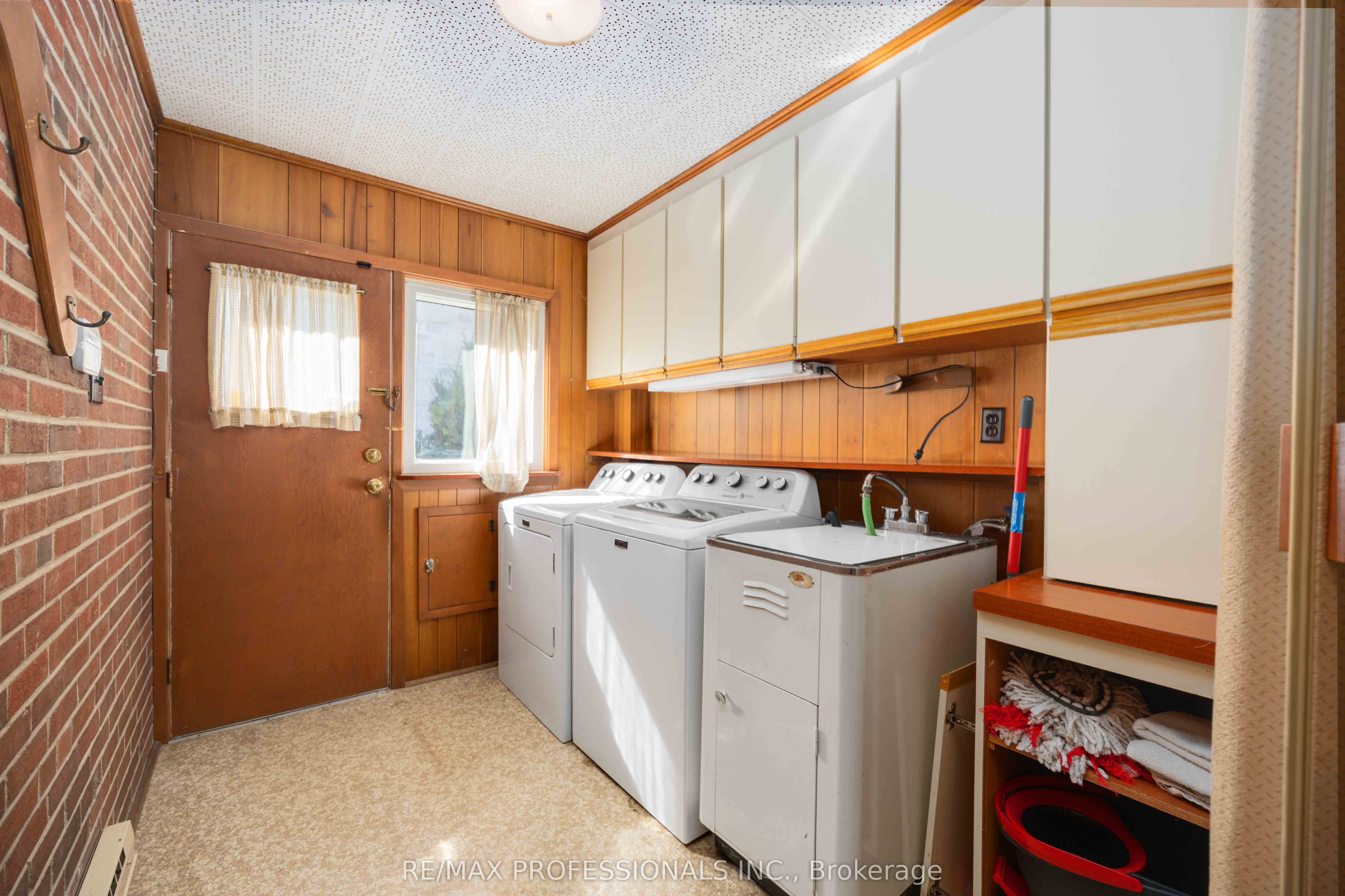 6 Ridgecross Road