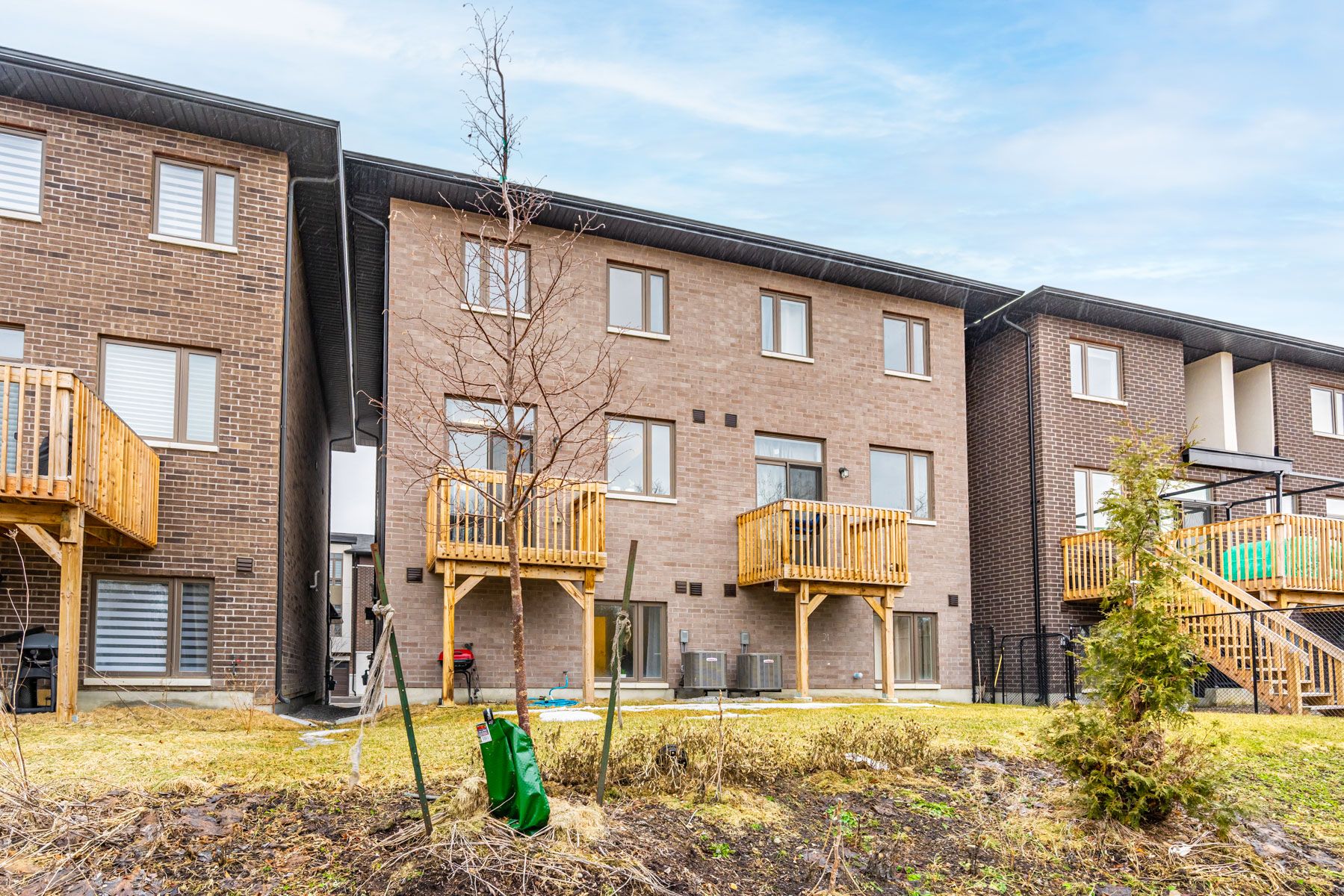 250 Finch Avenue 22