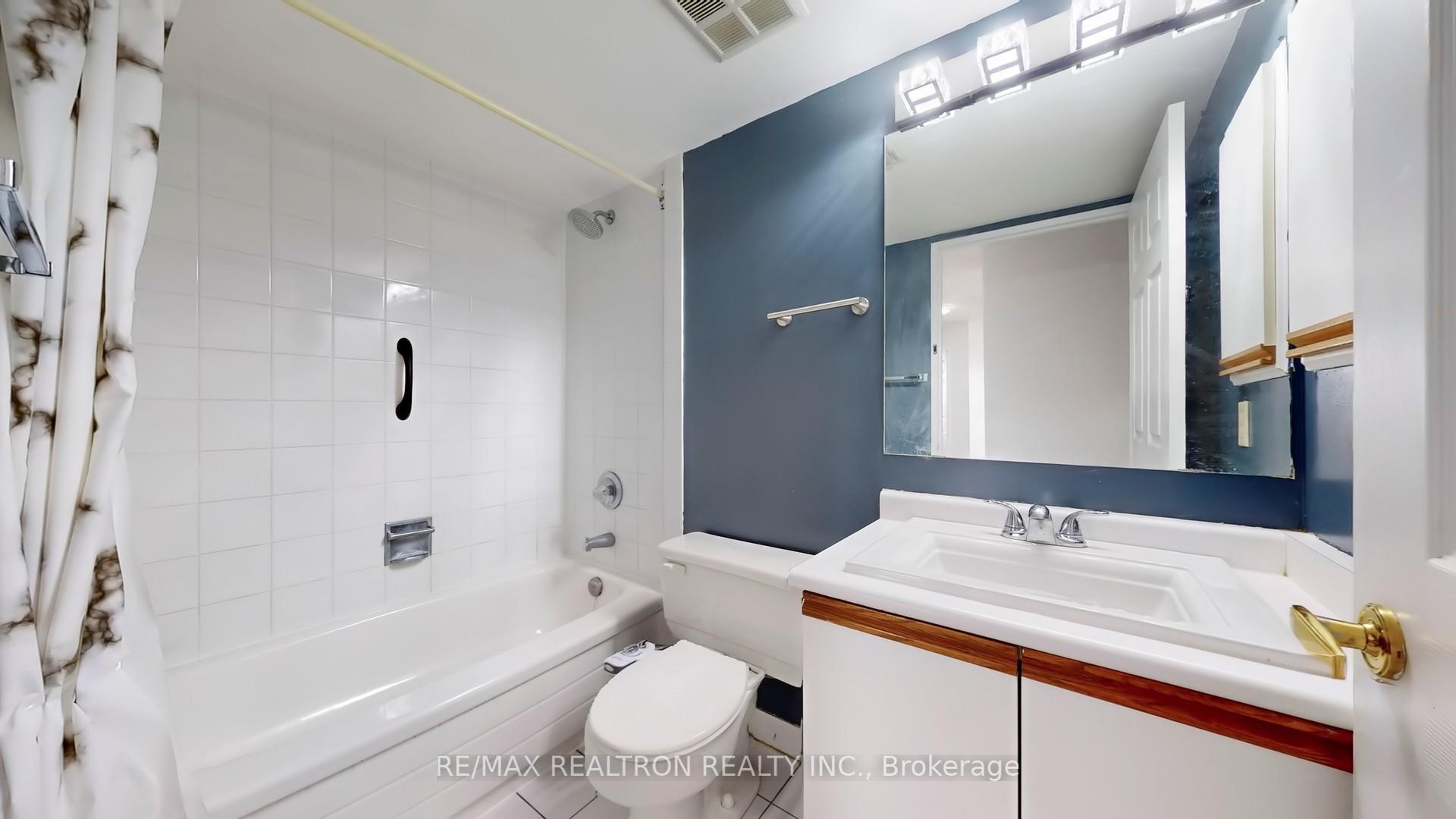 2 Bedrooms Condo at 3233 Eglinton,  Toronto For sale