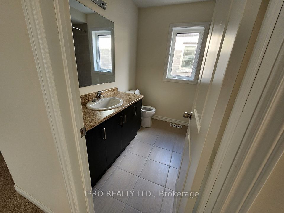 https://trreb-image.ampre.ca/mTL-3r9WveD5Eyk8RwLbkGHJXD87pEH4GMl7OLbYur4/rs:fit:960:960/wm:.5:so:0:50:.4/wmsh:10/wmt:PHNwYW4gZm9yZWdyb3VuZD0nd2hpdGUnIGZvbnQ9JzY4Jz5JUFJPIFJFQUxUWSBMVEQuLCBCcm9rZXJhZ2U8L3NwYW4-/cb:20250415232328/L3RycmViL2xpc3RpbmdzLzQwLzkyLzUzLzA4L3AvZDJhNTQ3OGYtNDg1MS00ZmEyLTkwMmEtNWE4ZTY0NzQ1YWQxLmpwZWc.jpg