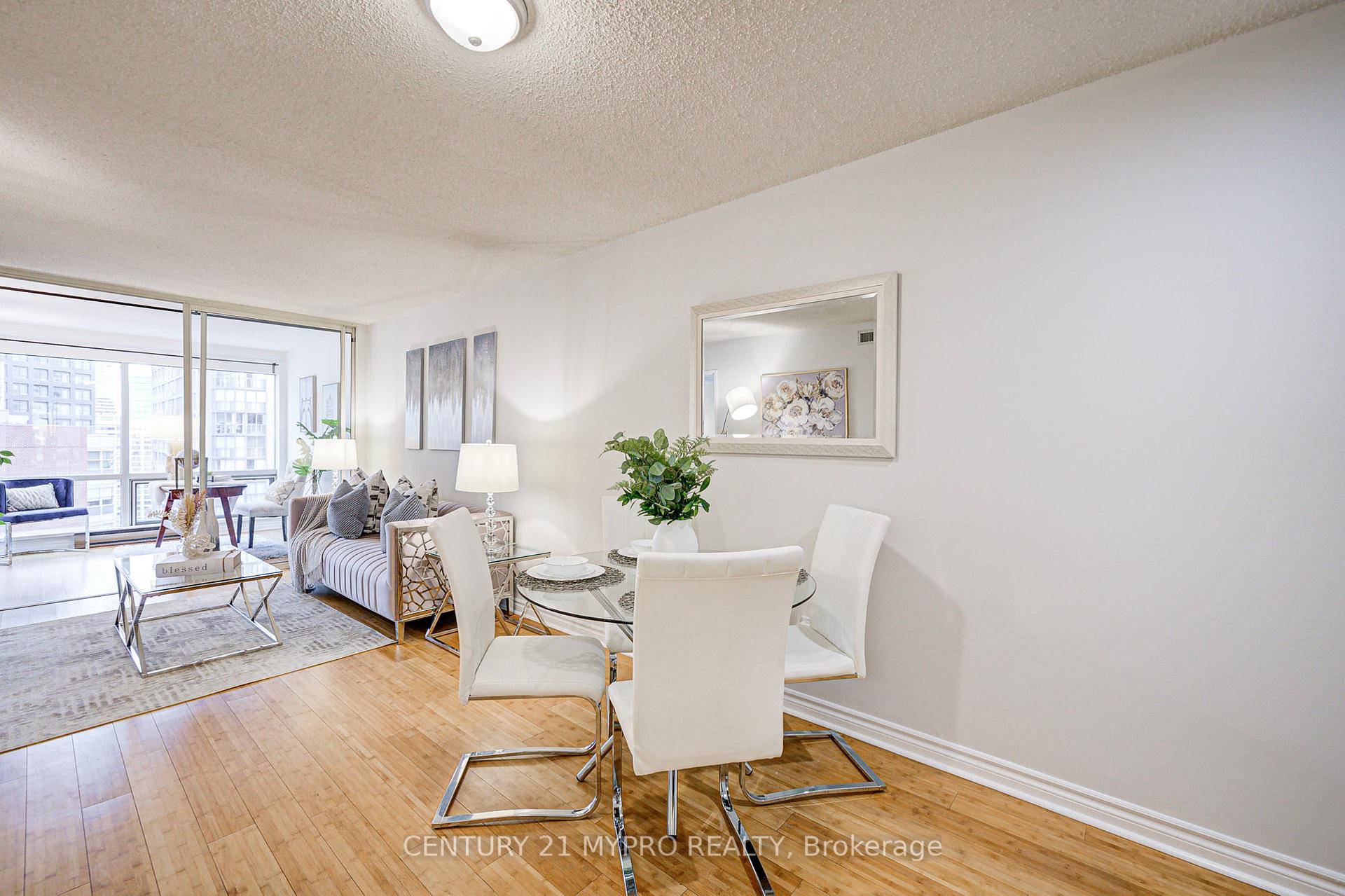2 Bedrooms Condo at 1001 Bay, Toronto For sale