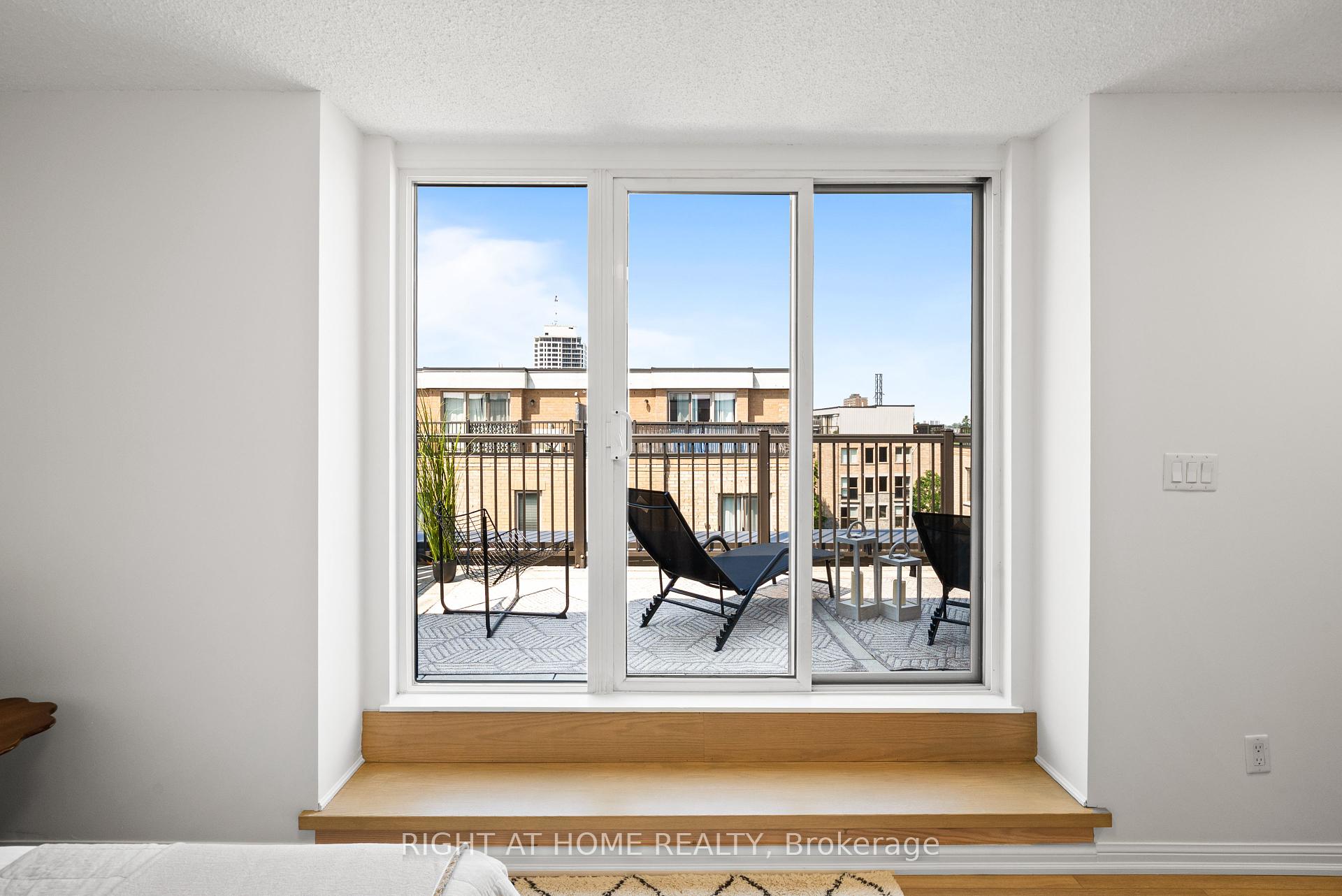 3 Bedrooms Condo at 11 Foundry, Toronto For sale
